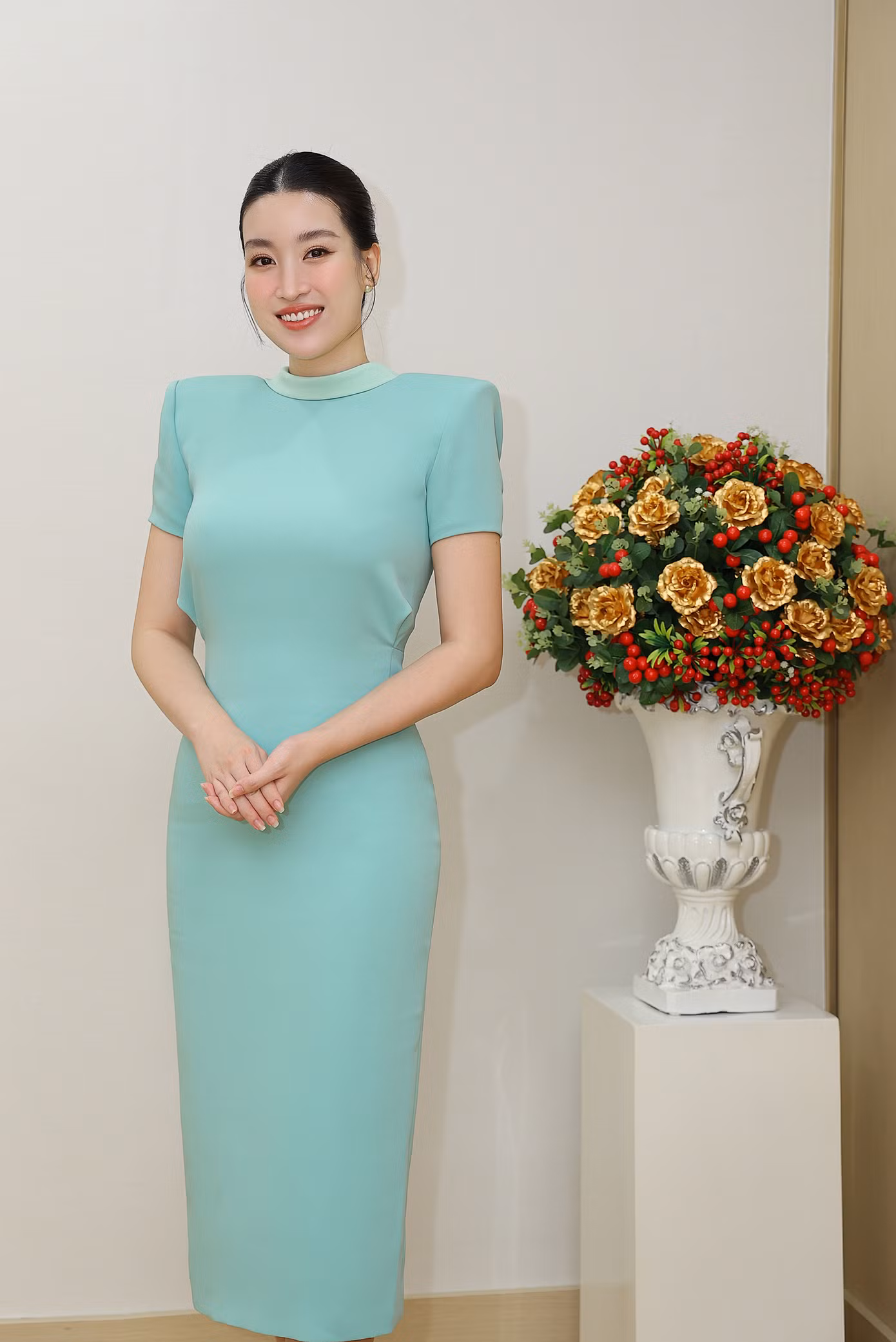 Đỗ Mỹ Linh xuất hiện kín đáo, thanh lịch tại sự kiện.