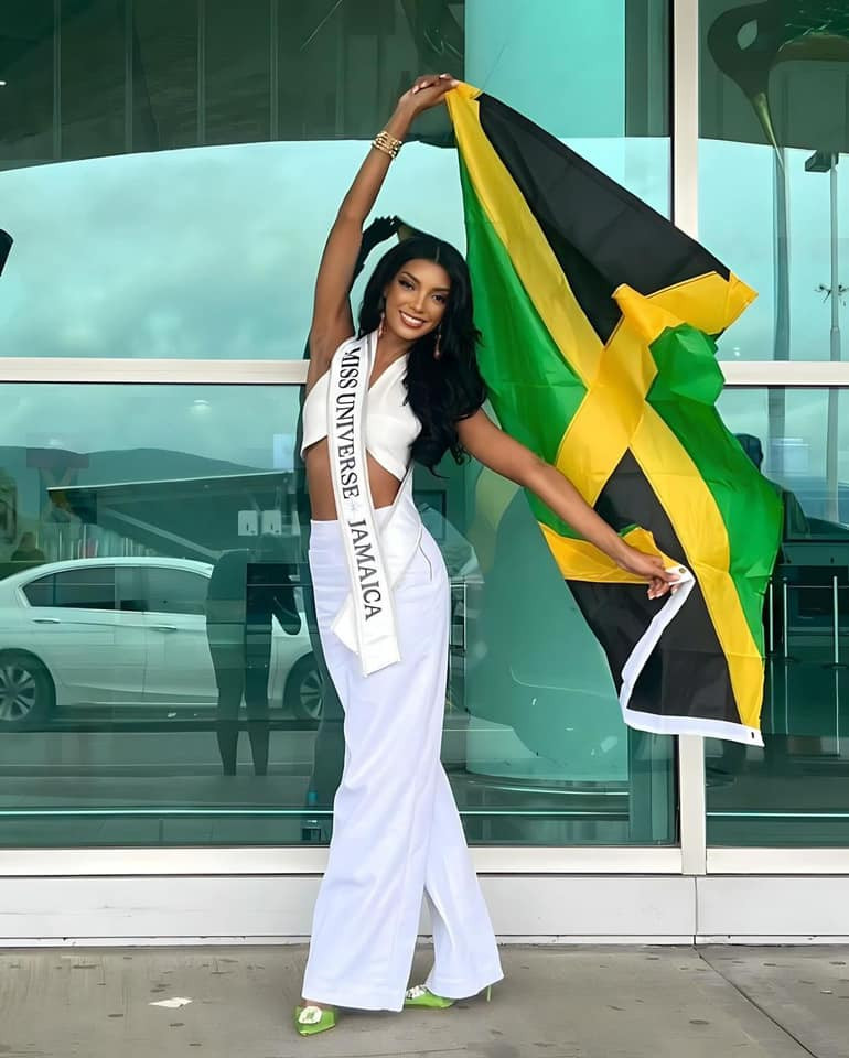 Dàn người đẹp sang El Salvador để tham dự Hoa hậu Hoàn vũ 2023.