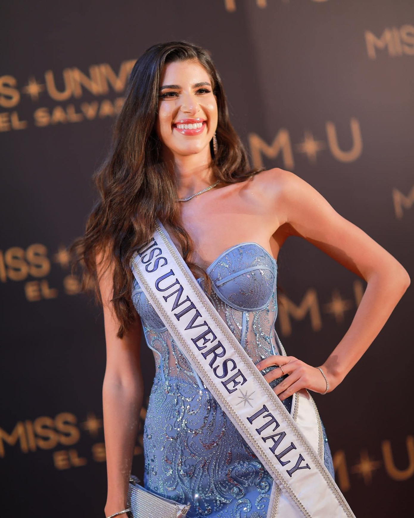 Hoa hậu Hoàn vũ là cuộc thi sắc đẹp uy tín, hấp dẫn nhất thế giới với sự tham gia của dàn thí sinh chất lượng. Năm nay, lần thi thứ 72 được tổ chức tại quốc gia Trung Mỹ El Salvador với nhiều hoạt động sôi nổi.