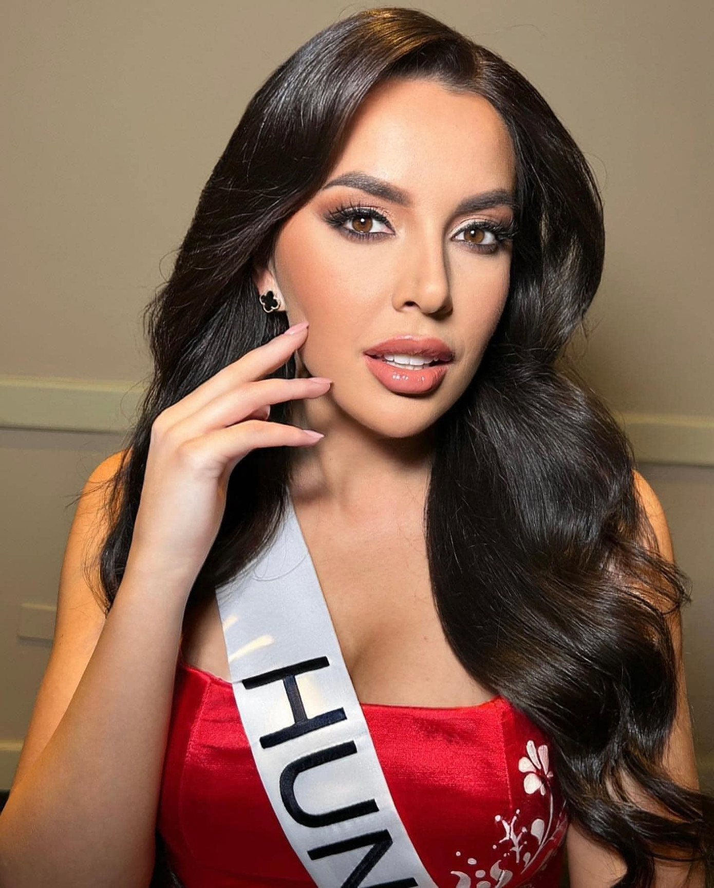 Giá vé của chung kết Miss Universe 2023 với hạng thường - 500 USD (khoảng gần 14 triệu đồng), vé VIP - 1.000 USD (khoảng 24,5 triệu đồng) và hạng bạch kim có giá 2.000 USD (khoảng gần 50 triệu đồng).