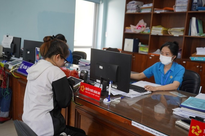 Chính phủ sẽ cải cách chính sách tiền lương đối với khu vực công theo Nghị quyết số 27 của Trung ương từ ngày 1/7/2024. Chính phủ sẽ cải cách chính sách tiền lương đối với khu vực công theo Nghị quyết số 27 của Trung ương từ ngày 1/7/2024.