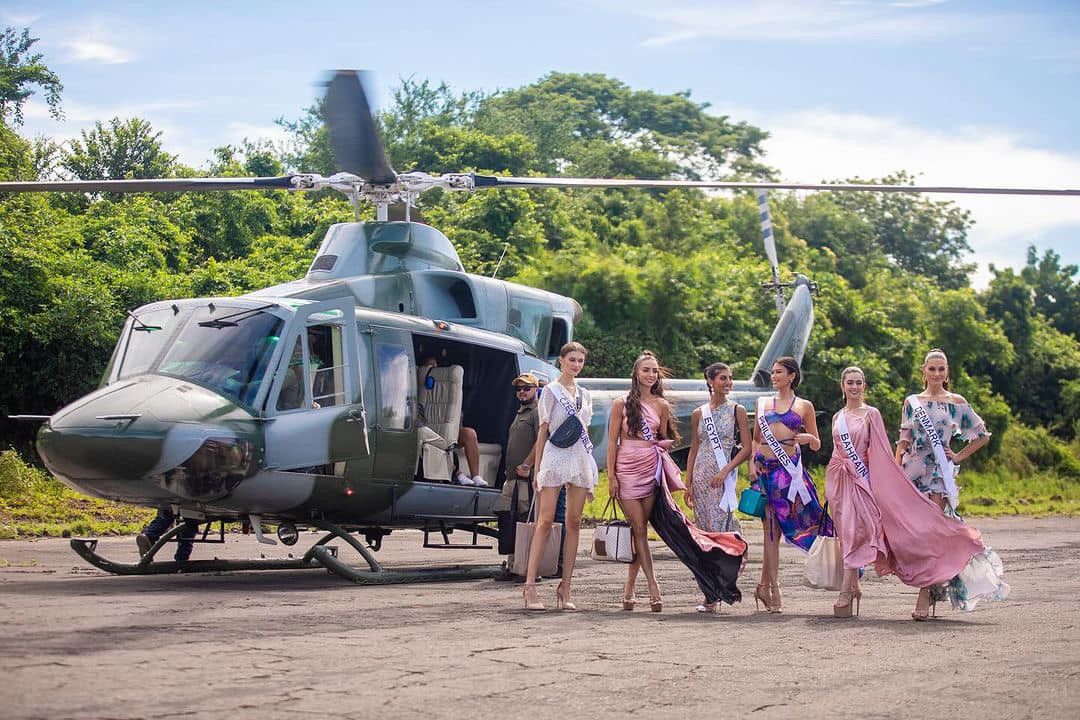 Trong ngày hoạt động thứ 4, các thí sinh Hoa hậu Hoàn vũ 2023 có dịp trải nghiệm văn hóa, ẩm thực của quốc gia vùng Trung Mỹ El Salvador. Họ được đưa đi ngắm cảnh bằng trực thăng.