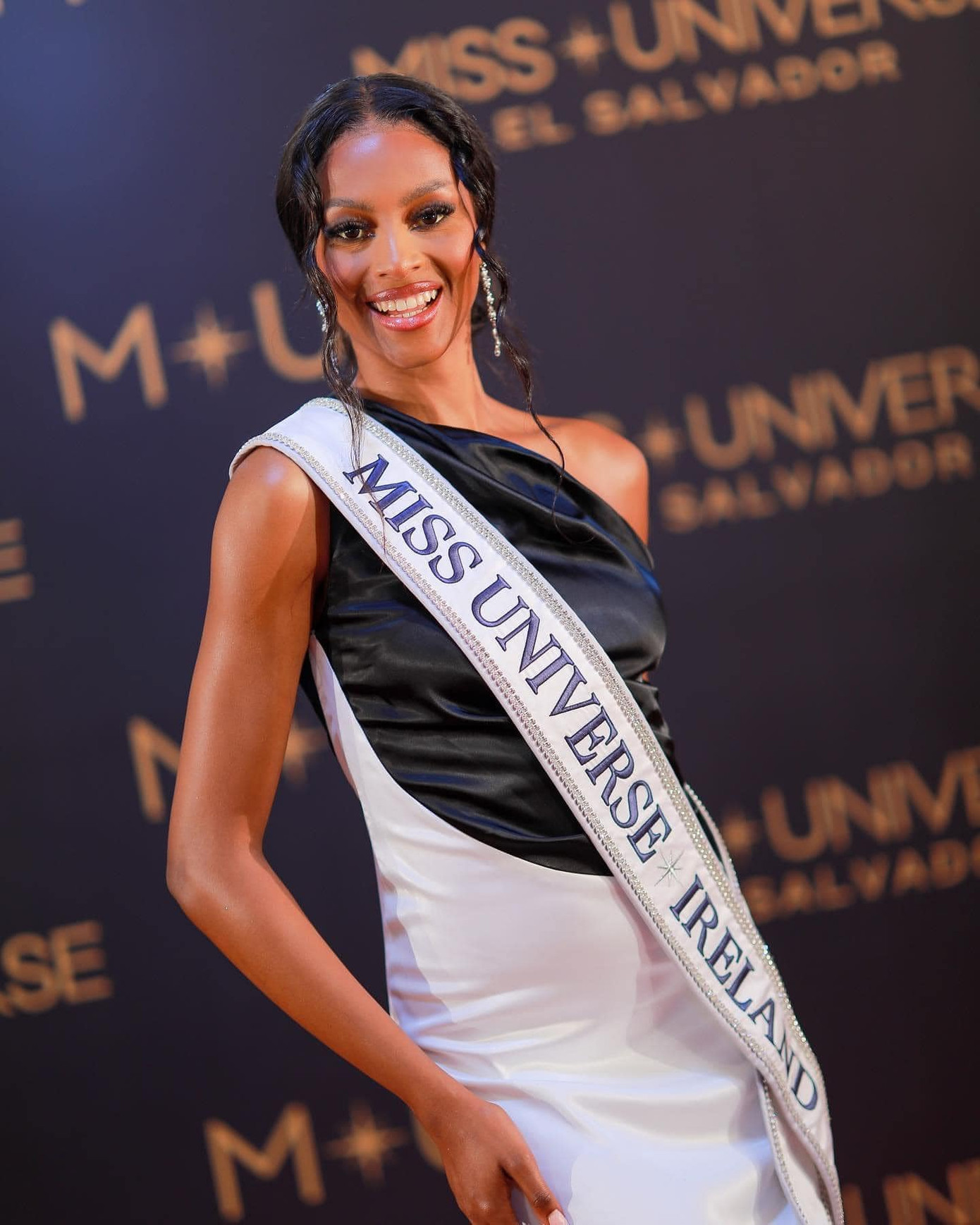 Hoa hậu Hoàn vũ là cuộc thi sắc đẹp uy tín, hấp dẫn nhất thế giới với sự tham gia của dàn thí sinh chất lượng. Năm nay, lần thi thứ 72 được tổ chức tại quốc gia Trung Mỹ El Salvador với nhiều hoạt động sôi nổi.