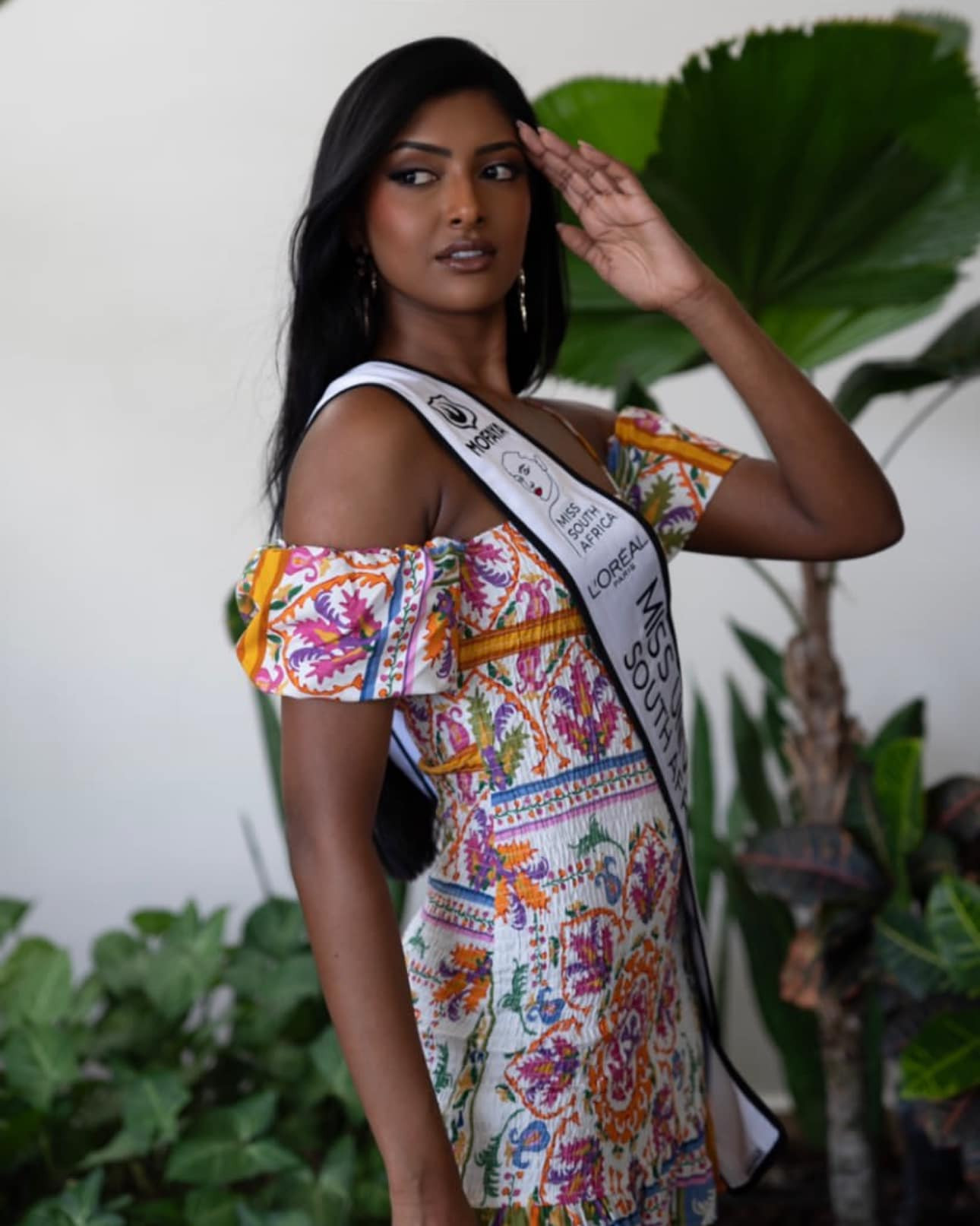 Dàn thí sinh khoe sắc trong ngày đầu tiên xuất hiện tại El Salvador. Nhiều thí sinh đã phải trải qua nhiều giờ bay để tới đây. Họ đều bày tỏ cảm xúc háo hức, phấn khích khi bước vào cuộc thi sắc đẹp hấp dẫn nhất hành tinh.