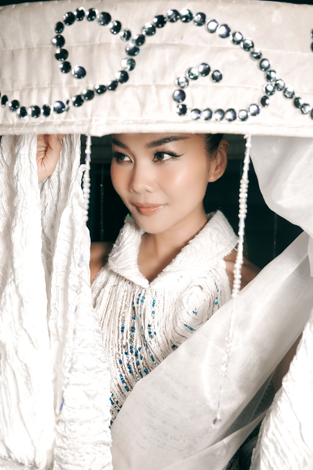 Thanh Hằng trở lại sàn diễn thời trang sau đám cưới. Thanh Hằng trở lại sàn diễn thời trang sau đám cưới.