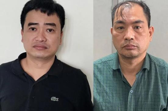 Kết quả điều tra xác định, lợi dụng tình hình dịch bệnh phức tạp, nhu cầu thiết bị phục vụ công tác chống dịch COVID-19 cao, Phan Quốc Việt- Chủ tịch HĐQT kiêm Tổng Giám đốc Công ty Việt Á và Phạm Duy Tuyến (Giám đốc CDC Hải Dương) đã thỏa thuận thống nhất Công ty Việt Á sẽ cung cấp sinh phẩm, bộ kit và hóa chất xét nghiệm COVID cho CDC Hải Dương sử dụng trước, sau đó mới hợp thức thủ tục đấu thầu, ký hợp đồng và thanh quyết toán sau theo phân bổ ngân sách của tỉnh cho CDC Hải Dương chống dịch. Từ tháng 2/2021 đến tháng 11/2021, CDC Hải Dương đã hợp thức ký kết và thanh toán cho Công ty Việt Á 5 hợp đồng cung cấp vật tư, thiết bị y tế với tổng số tiền hơn 151 tỉ đồng. Ông Phạm Duy Tuyến đã nhận gần 30 tỉ đồng từ Công ty Việt Á. Kết quả điều tra xác định, lợi dụng tình hình dịch bệnh phức tạp, nhu cầu thiết bị phục vụ công tác chống dịch COVID-19 cao, Phan Quốc Việt- Chủ tịch HĐQT kiêm Tổng Giám đốc Công ty Việt Á và Phạm Duy Tuyến (Giám đốc CDC Hải Dương) đã thỏa thuận thống nhất Công ty Việt Á sẽ cung cấp sinh phẩm, bộ kit và hóa chất xét nghiệm COVID cho CDC Hải Dương sử dụng trước, sau đó mới hợp thức thủ tục đấu thầu, ký hợp đồng và thanh quyết toán sau theo phân bổ ngân sách của tỉnh cho CDC Hải Dương chống dịch. Từ tháng 2/2021 đến tháng 11/2021, CDC Hải Dương đã hợp thức ký kết và thanh toán cho Công ty Việt Á 5 hợp đồng cung cấp vật tư, thiết bị y tế với tổng số tiền hơn 151 tỉ đồng. Ông Phạm Duy Tuyến đã nhận gần 30 tỉ đồng từ Công ty Việt Á.