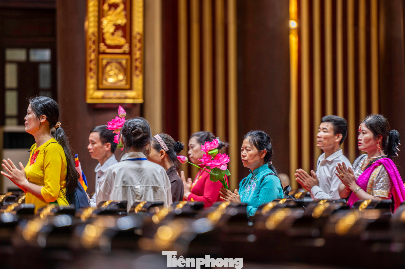 Sau khi tổ chức an vị xá lợi Đức Phật và các nghi lễ, ban tổ chức mở cửa cho người dân, tín đồ phật giáo vào chiêm bái.