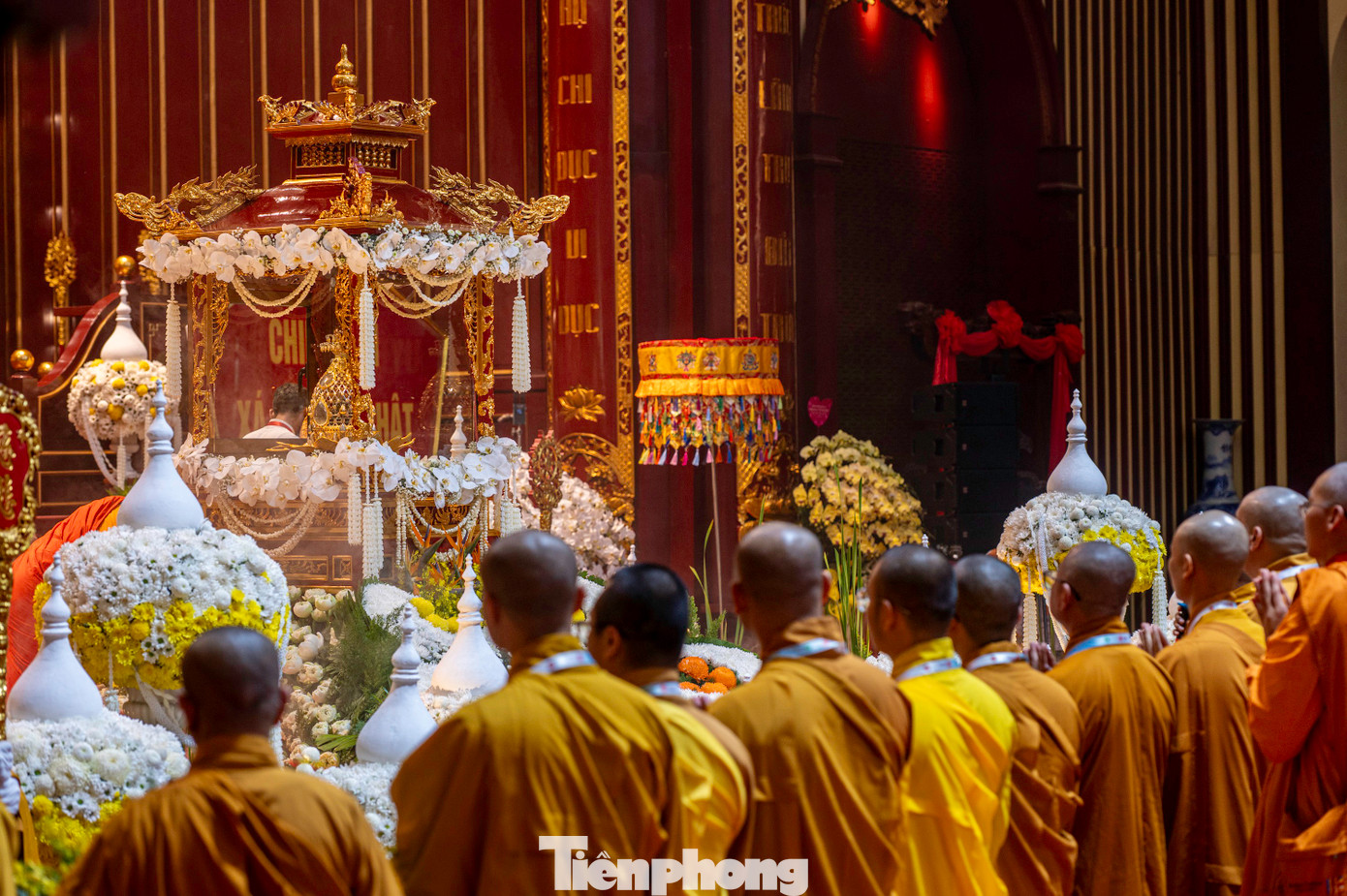 Sau lễ cung nghinh, an vị, Ban trị sự Giáo hội Phật giáo tỉnh tổ chức cho tăng ni, phật tử, nhân dân và du khách thập phương vào Cung Trúc Lâm chiêm bái từ tối 25/5 đến 28/5. Sau đó, toàn thể đại chúng trì tụng nghi thức Phật đản, đồng thời lòng thành kính hướng về kim thân xá lợi Đức Phật cầu nguyện quốc thái dân an, hoà bình cho thế giới.