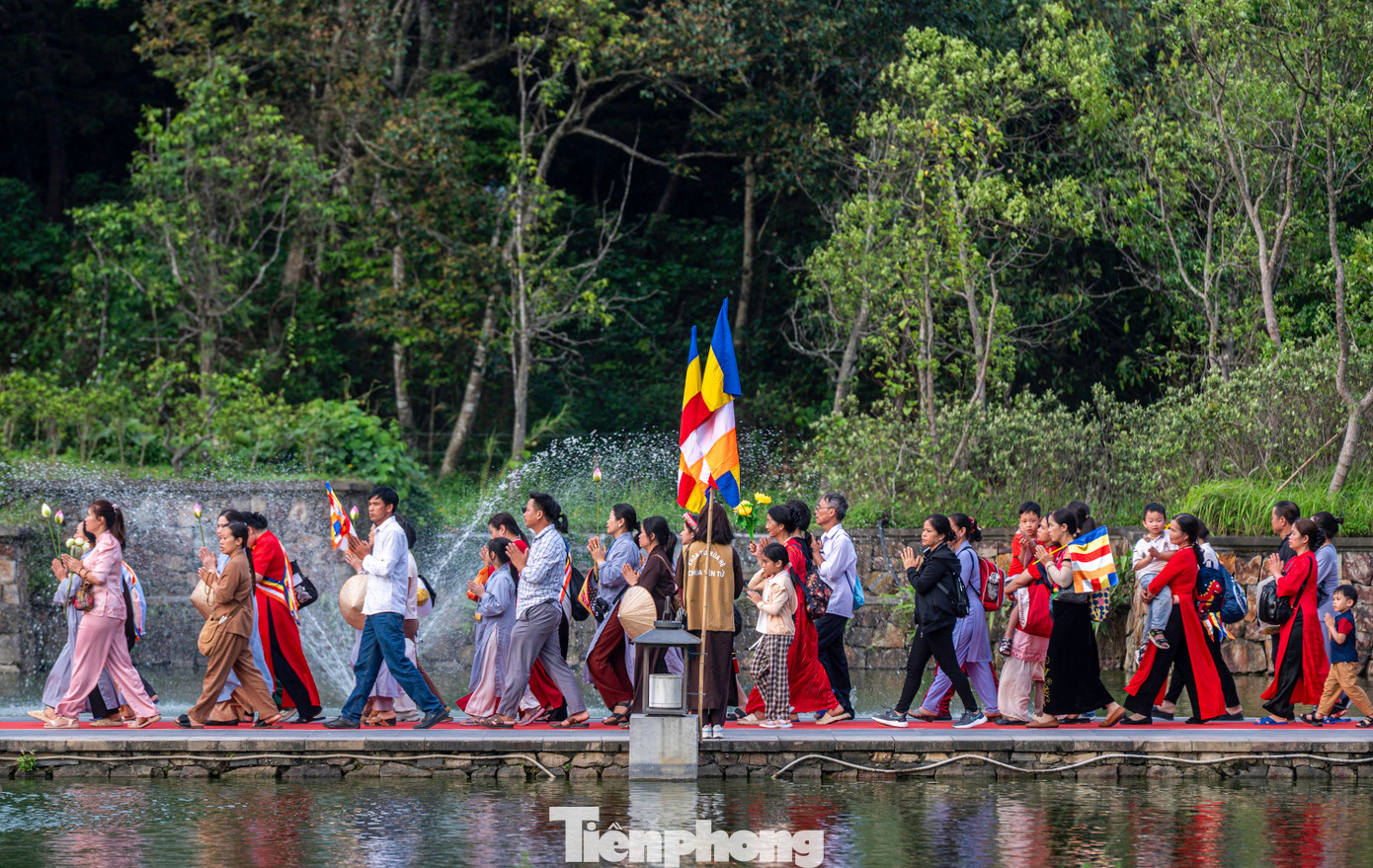 Để đảm bảo trật tự, ban tổ chức huy động lực lượng chức năng và tình nguyện viên tổ chức phân làn, hướng dẫn người dân. Ban tổ chức khuyến cáo người dân, phật tử, du khách trong quá trình chiêm bái xá lợi Đức Phật tuyệt đối đảm bảo an ninh trật tự, không chen lấn, xô đẩy, giữ trật tự, vệ sinh trong suốt quá trình chiêm bái, giữ hoan hỉ.