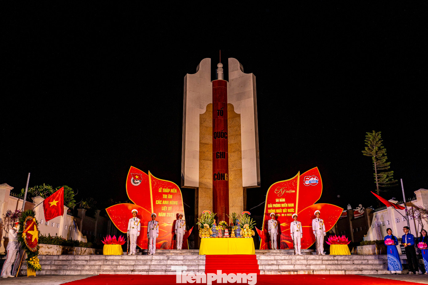 Lễ thắp nến tri ân được tổ chức đồng loạt tại các nhà bia, nhà tưởng niệm, nghĩa trang liệt sĩ trên toàn tỉnh Quảng Ninh. Đây là hoạt động thiết thực của tuổi trẻ Quảng Ninh hướng tới kỷ niệm 50 năm Ngày Giải phóng miền Nam, thống nhất đất nước (30/4/1975 - 30/4/2025), 70 năm Ngày Giải phóng Vùng mỏ (25/4/1955 - 25/4/2025); là dịp giáo dục truyền thống cách mạng, khơi dậy lòng yêu nước và niềm tự hào dân tộc trong đoàn viên, thanh niên; qua đó, khẳng định vai trò, trách nhiệm của thế hệ trẻ trong sự nghiệp xây dựng và bảo vệ Tổ quốc.