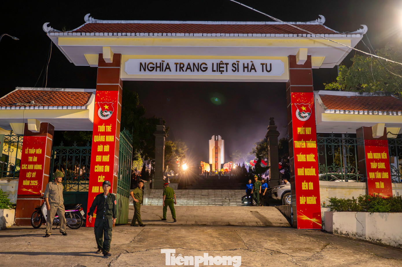 Tối 28/4, tại Nghĩa trang Liệt sĩ Hà Tu, TP Hạ Long, Ban Thường vụ Tỉnh Đoàn tổ chức lễ thắp nến tri ân các anh hùng liệt sĩ cấp tỉnh, năm 2025.