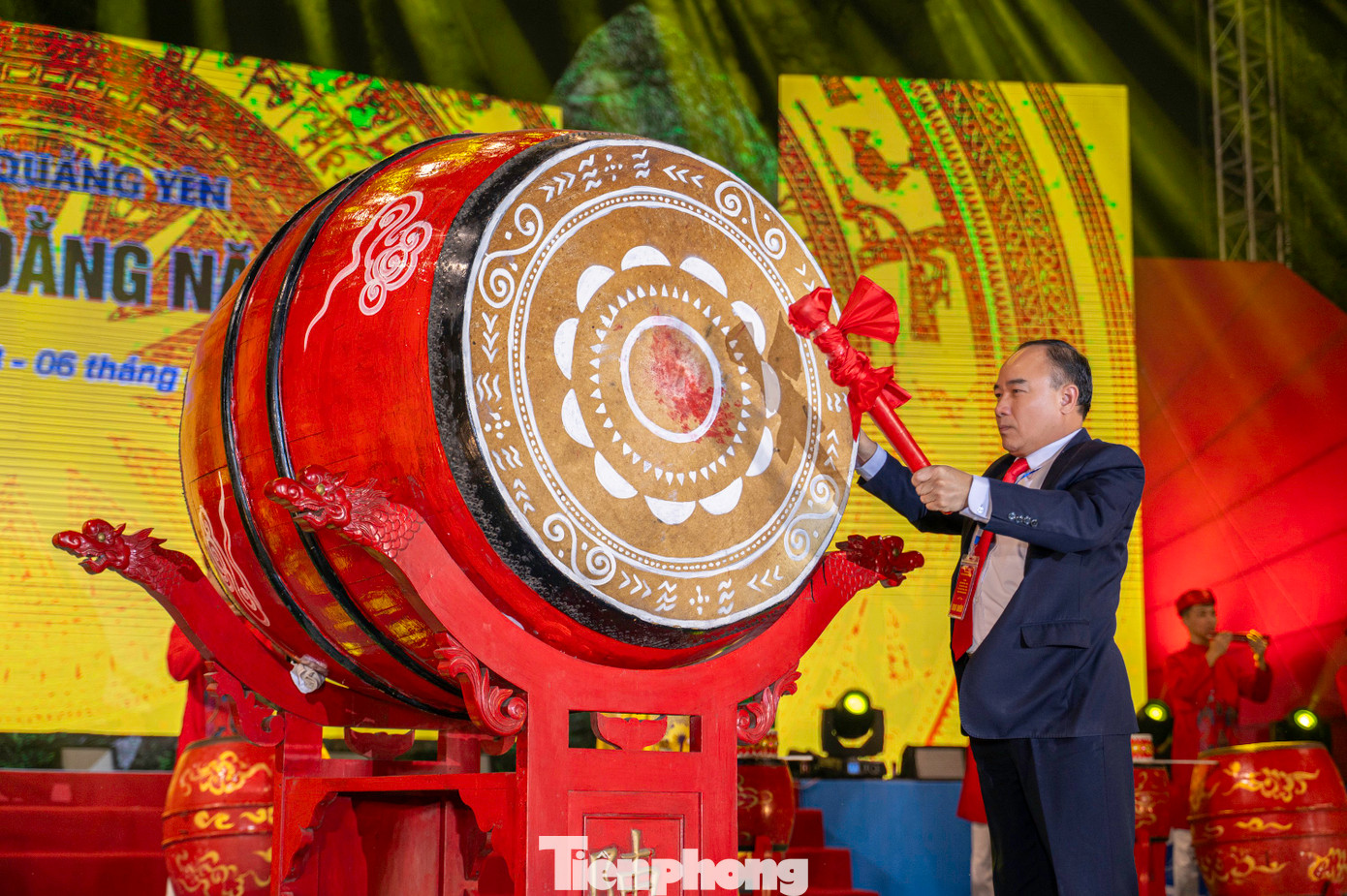 Trước đó, Thị xã Quảng Yên tổ chức lễ dâng hương và lễ khai hội Bạch Đằng. Theo đó, lễ hội Bạch Đằng diễn ra trong 4 ngày từ 3-6/4 (tức mùng 6-9 tháng 3 năm Ất Tỵ), lễ hội năm nay được tổ chức với quy mô lớn, tái hiện hào khí lịch sử qua nhiều hoạt động đặc sắc. Trước đó, Thị xã Quảng Yên tổ chức lễ dâng hương và lễ khai hội Bạch Đằng. Theo đó, lễ hội Bạch Đằng diễn ra trong 4 ngày từ 3-6/4 (tức mùng 6-9 tháng 3 năm Ất Tỵ), lễ hội năm nay được tổ chức với quy mô lớn, tái hiện hào khí lịch sử qua nhiều hoạt động đặc sắc.