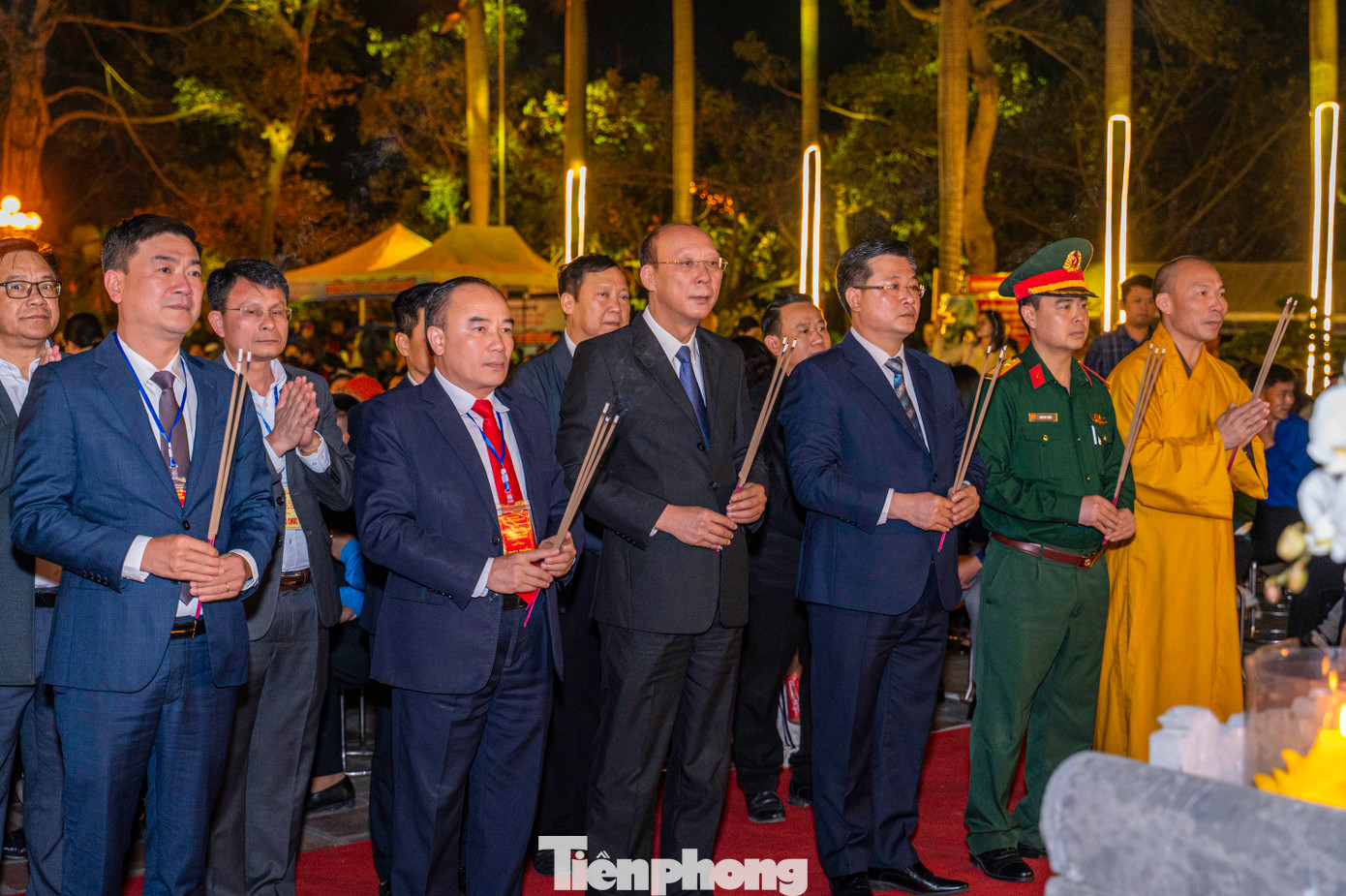 Trước đó, Thị xã Quảng Yên tổ chức lễ dâng hương và lễ khai hội Bạch Đằng. Theo đó, lễ hội Bạch Đằng diễn ra trong 4 ngày từ 3-6/4 (tức mùng 6-9 tháng 3 năm Ất Tỵ), lễ hội năm nay được tổ chức với quy mô lớn, tái hiện hào khí lịch sử qua nhiều hoạt động đặc sắc. Trước đó, Thị xã Quảng Yên tổ chức lễ dâng hương và lễ khai hội Bạch Đằng. Theo đó, lễ hội Bạch Đằng diễn ra trong 4 ngày từ 3-6/4 (tức mùng 6-9 tháng 3 năm Ất Tỵ), lễ hội năm nay được tổ chức với quy mô lớn, tái hiện hào khí lịch sử qua nhiều hoạt động đặc sắc.