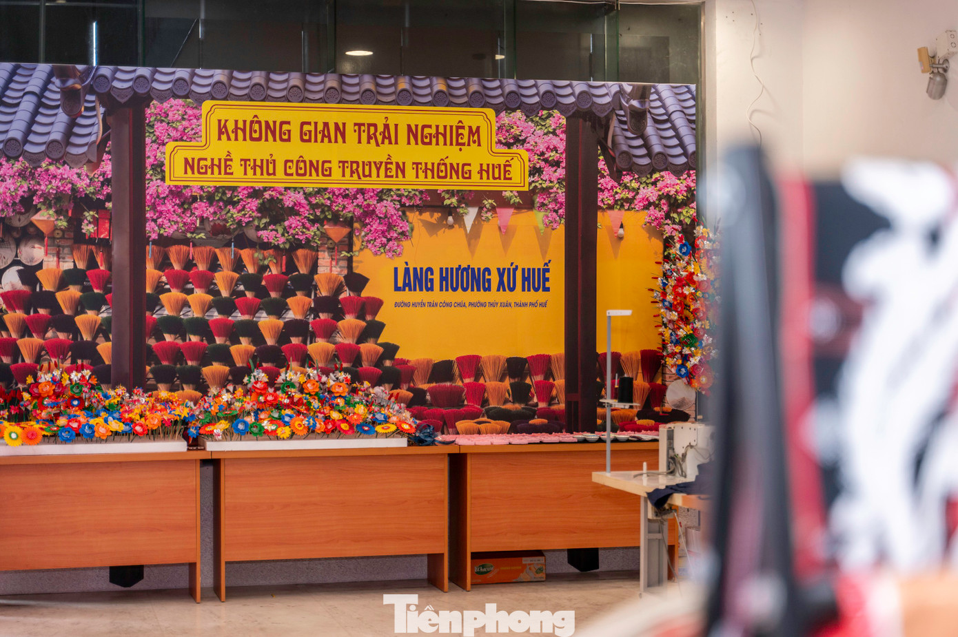 Đây là dịp để công chúng hiểu sâu sắc hơn lịch sử của áo dài Việt Nam, trực tiếp trải nghiệm hoạt động văn hóa truyền thống như, nghề làm hoa giấy Thanh Tiên, nghề làm ông Táo làng Địa Linh của thành phố Huế hay các công đoạn may áo dài...