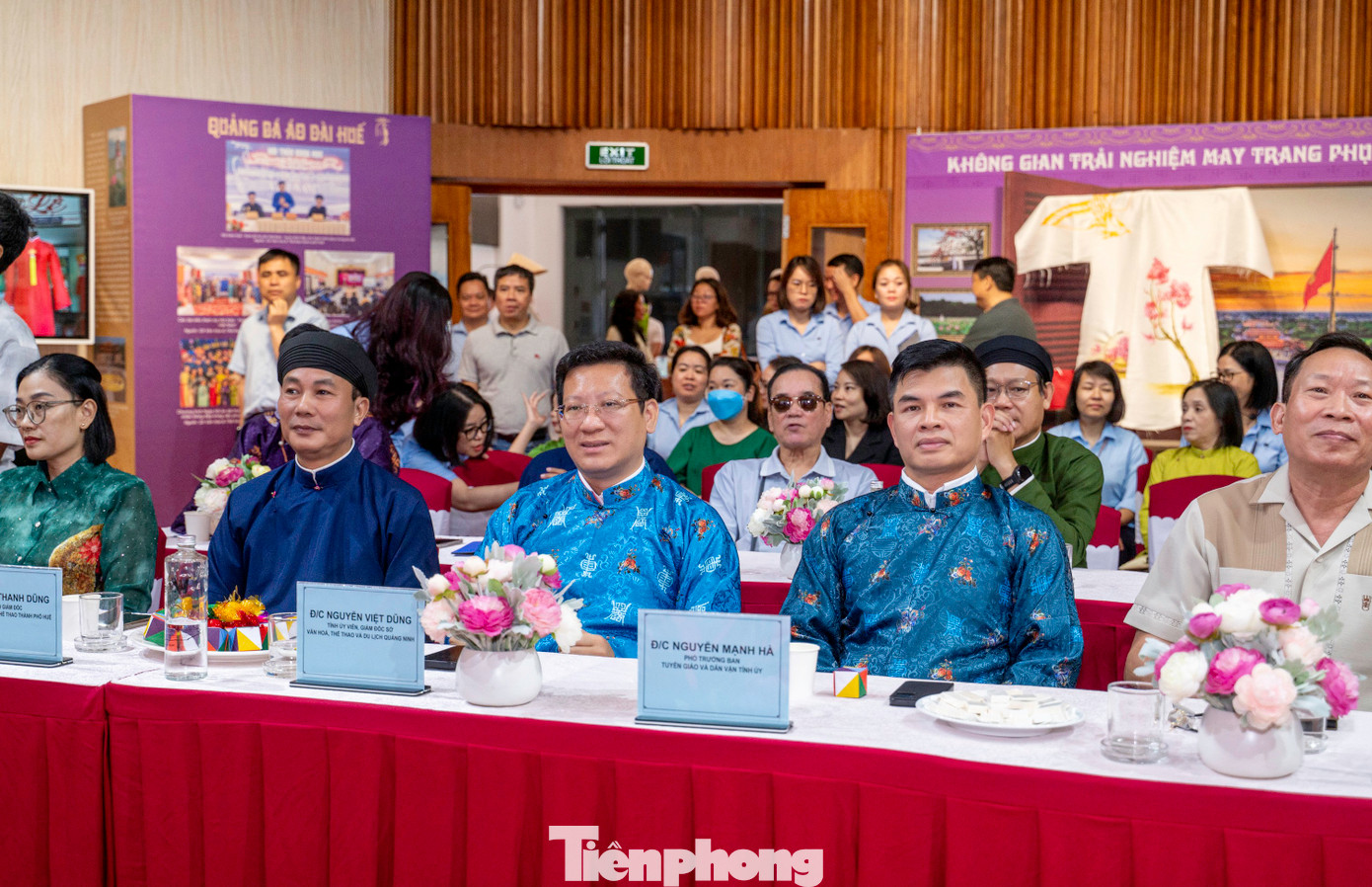 Tham dự có đại diện Sở Văn hóa, Thể thao và Du lịch tỉnh Quảng Ninh cùng thành phố Huế, các nghệ nhân may đo áo dài truyền thống của Huế.