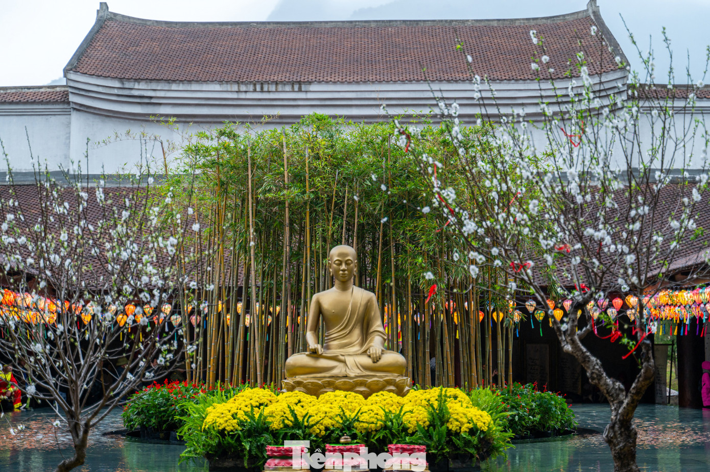 Đến năm 1299, vua Trần Nhân Tông lên núi Yên Tử đi tu, lấy Phật danh là Điều Ngự Giác Hoàng, trở thành đệ nhất Tổ - Thiền phái Trúc Lâm. Chính vì lẽ đó, người đời sau luôn tâm niệm rằng Yên Tử chính là nơi khởi nguồn và ra đời của Thiền phái Trúc Lâm và vua Trần Nhân Tông chính là Đức Phật của đất nước Việt Nam.