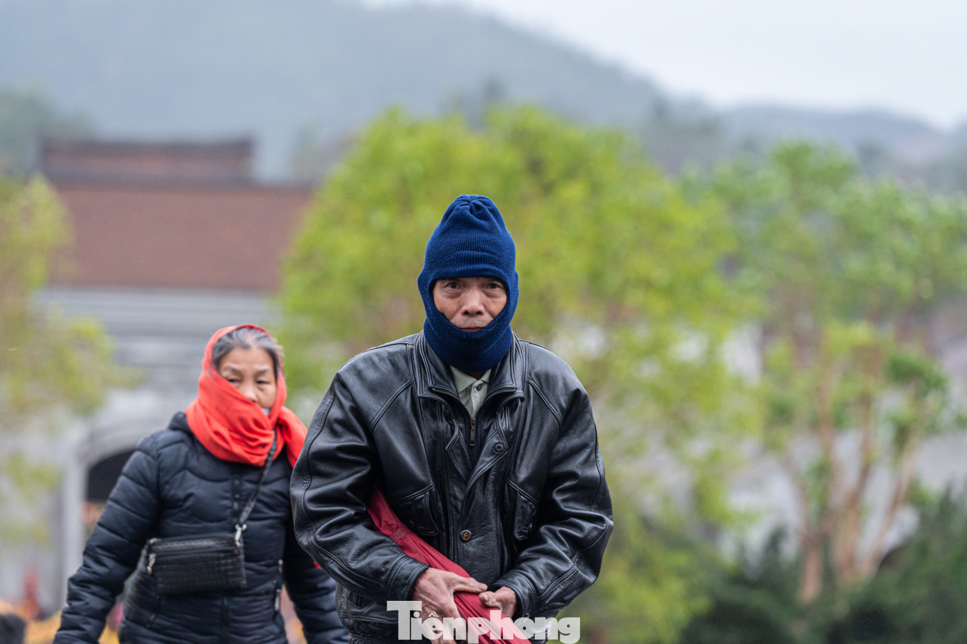 Đại diện Ban quản lý di tích và rừng quốc gia Yên Tử, cho biết do thời tiết chuyển lạnh sâu và có mưa nên người dân và du khách (đặc biệt là người già và trẻ nhỏ) khi hành hương cần trang bị đồ ấm, áo mưa và đảm bảo sức khỏe khi hành hương lên núi Yên Tử.
