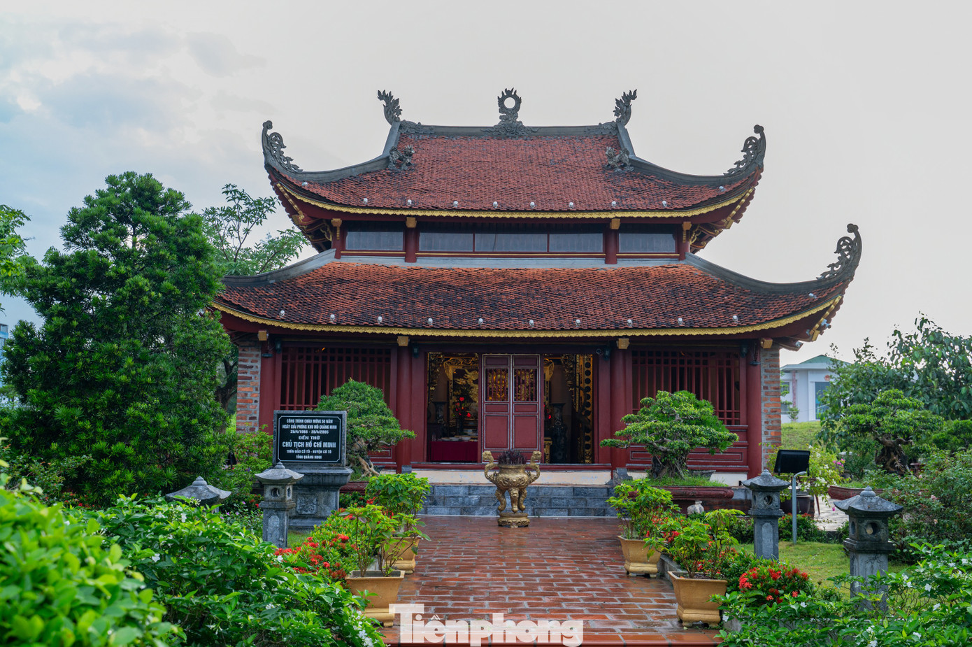 Khu di tích này gồm 5 điểm di tích: Điểm di tích tượng Chủ tịch Hồ Chí Minh, điểm di tích đền thờ, điểm di tích Dốc Khoai, điểm di tích nhà trưng bày lưu niệm và điểm di tích cánh đồng muối.