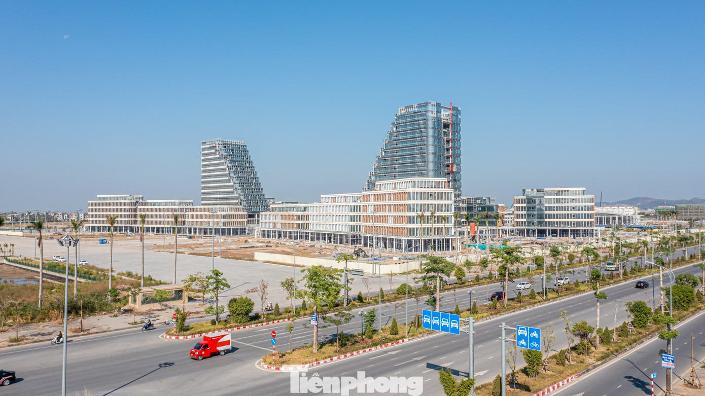 Việc xây dựng Trung tâm chính trị - hành chính tại phía Bắc sông Cấm để các cơ quan của thành phố có trụ sở mới hiện đại, tiện nghi, thông minh hỗ trợ cho các giao dịch hành chính, xử lý thông tin, cải thiện và nâng cao hiệu quả phục vụ người dân, doanh nghiệp. Từ đó, góp phần tạo lập cảnh quan kiến trúc đô thị mới hiện đại, văn minh, tạo động lực mới cho sự phát triển của các khu vực liền kề; thúc đẩy kinh tế - xã hội thành phố tiếp tục phát triển.