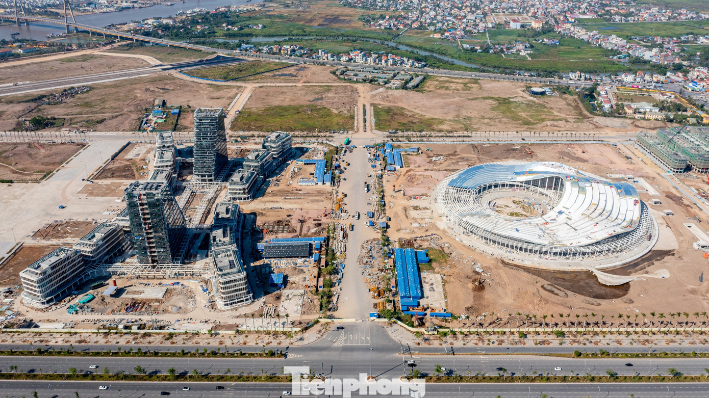 Nằm cạnh công trình Trung tâm chính trị - hành chính là Dự án đầu tư xây dựng Trung tâm hội nghị - biểu diễn TP Hải Phòng, với tổng mức đầu tư hơn 2.300 tỷ đồng.
