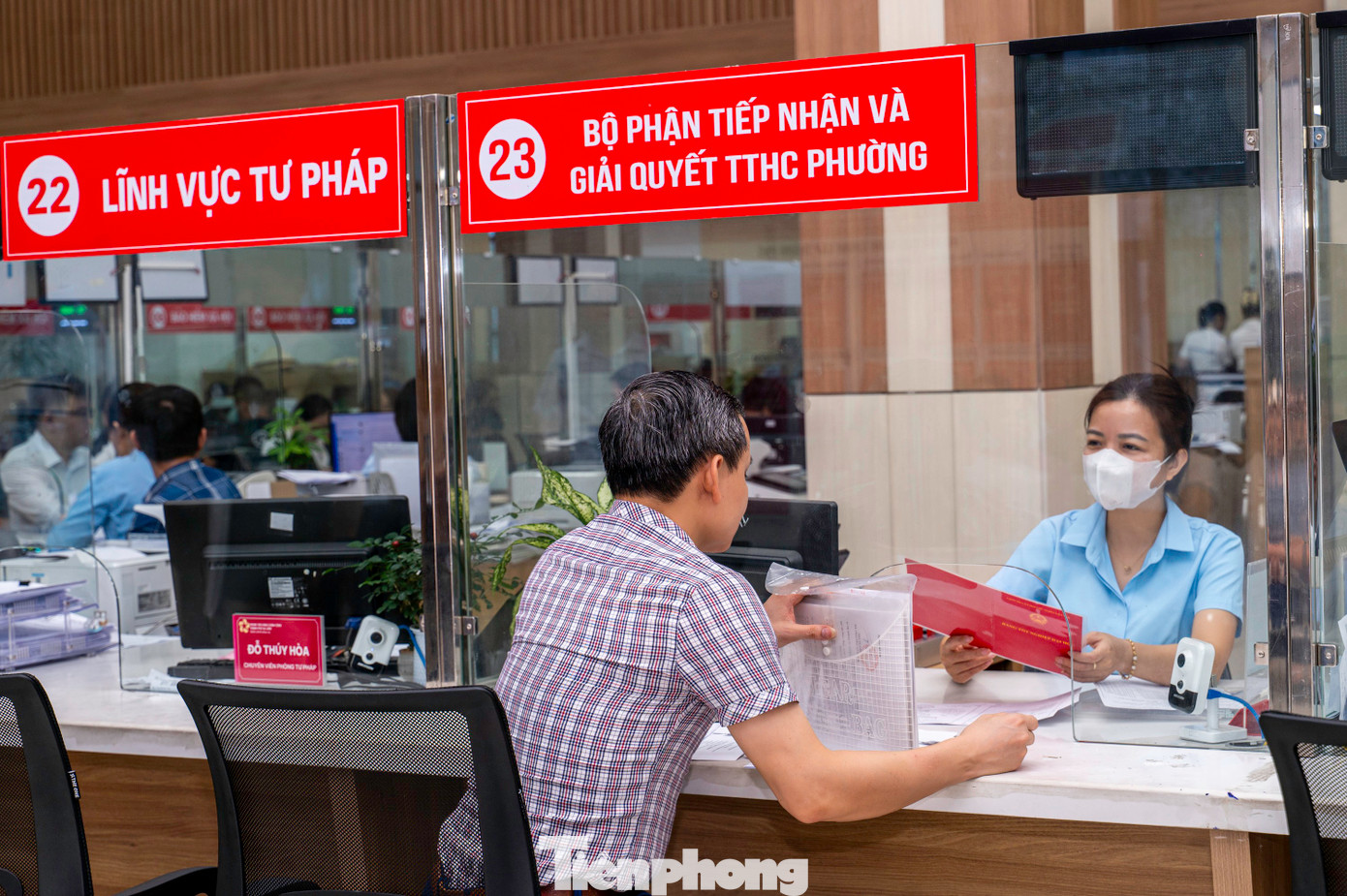 Các cán bộ của Trung tâm đều nắm chắc quy trình tiếp nhận, giải quyết hồ sơ, đảm bảo chuẩn bị tốt cho công tác vận hành thử nghiệm, việc giải quyết thủ tục hành chính cho người dân và doanh nghiệp.