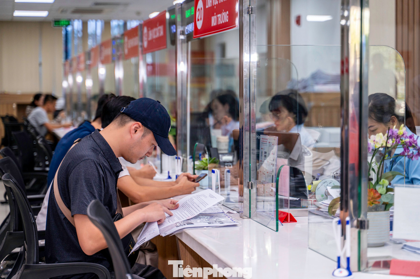 Trong ngày đầu, các đơn vị xây dựng phương án vận hành thử nghiệm với các tình huống cụ thể như: Nộp hồ sơ trực tiếp tại Trung tâm phục vụ hành chính công chi nhánh cấp phường/xã, nộp hồ sơ phi địa giới tại Trung tâm phục vụ hành chính công chi nhánh cấp phường/xã, nộp hồ sơ trực tuyến qua cổng dịch công quốc gia, nộp hồ sơ tại Trung tâm Phục vụ hành chính công cho các sở, ban, ngành.