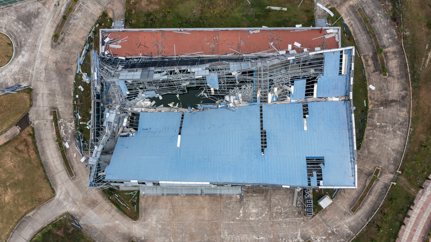 Trước đó, bão số 3 - YAGI đổ bộ vào Quảng Ninh gây ảnh hưởng nặng nề cho tỉnh này, đặc biệt một số công trình văn hóa, thể thao trọng điểm của tỉnh này bị hư hỏng. Tiêu biểu tại nhà thể thao dưới nước thuộc tổ hợp Trung tâm Huấn luyện và Thi đấu TDTT tỉnh Quảng Ninh bị hư hỏng toàn bộ phần mái.