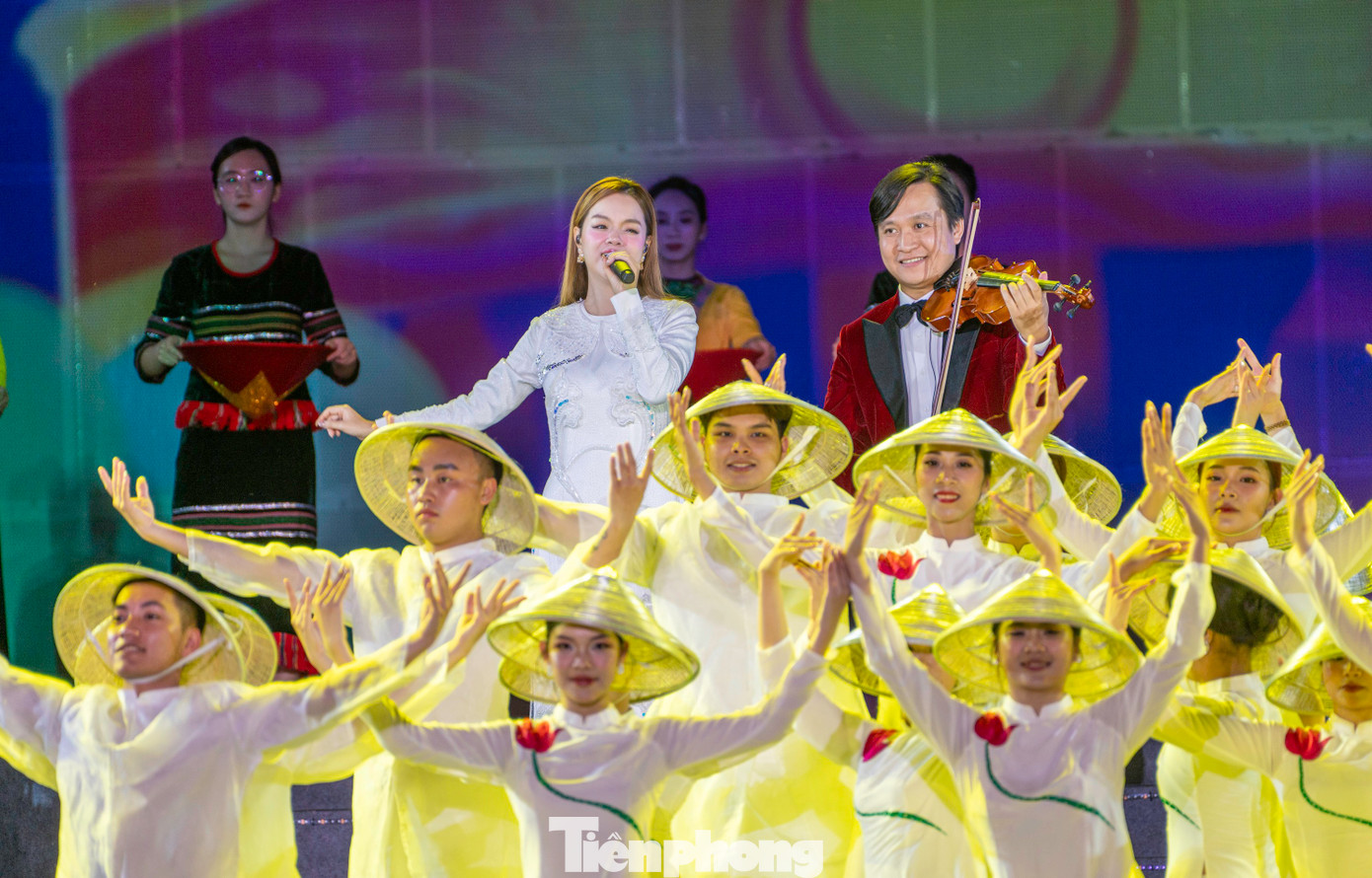 Với thông điệp xuyên suốt “Kết nối di sản - Tiên phong tỏa sáng”, sự kiện góp phần làm giàu bản sắc văn hóa vùng Đông Bắc, nâng cao vị thế du lịch Hạ Long - Quảng Ninh trên bản đồ quốc tế.