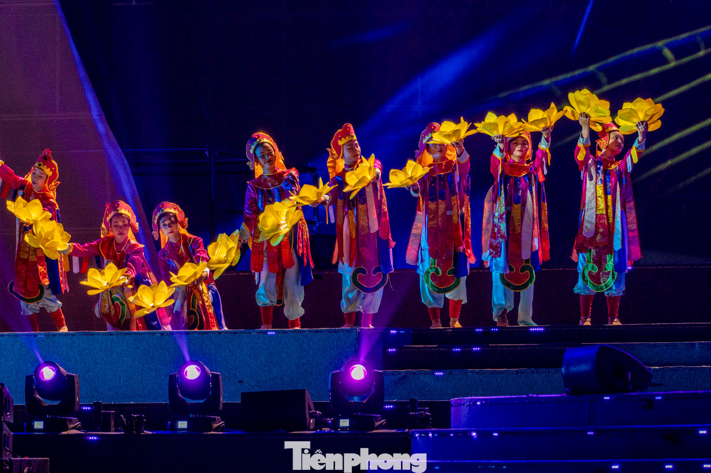 Với thông điệp xuyên suốt “Kết nối di sản - Tiên phong tỏa sáng”, sự kiện góp phần làm giàu bản sắc văn hóa vùng Đông Bắc, nâng cao vị thế du lịch Hạ Long - Quảng Ninh trên bản đồ quốc tế.