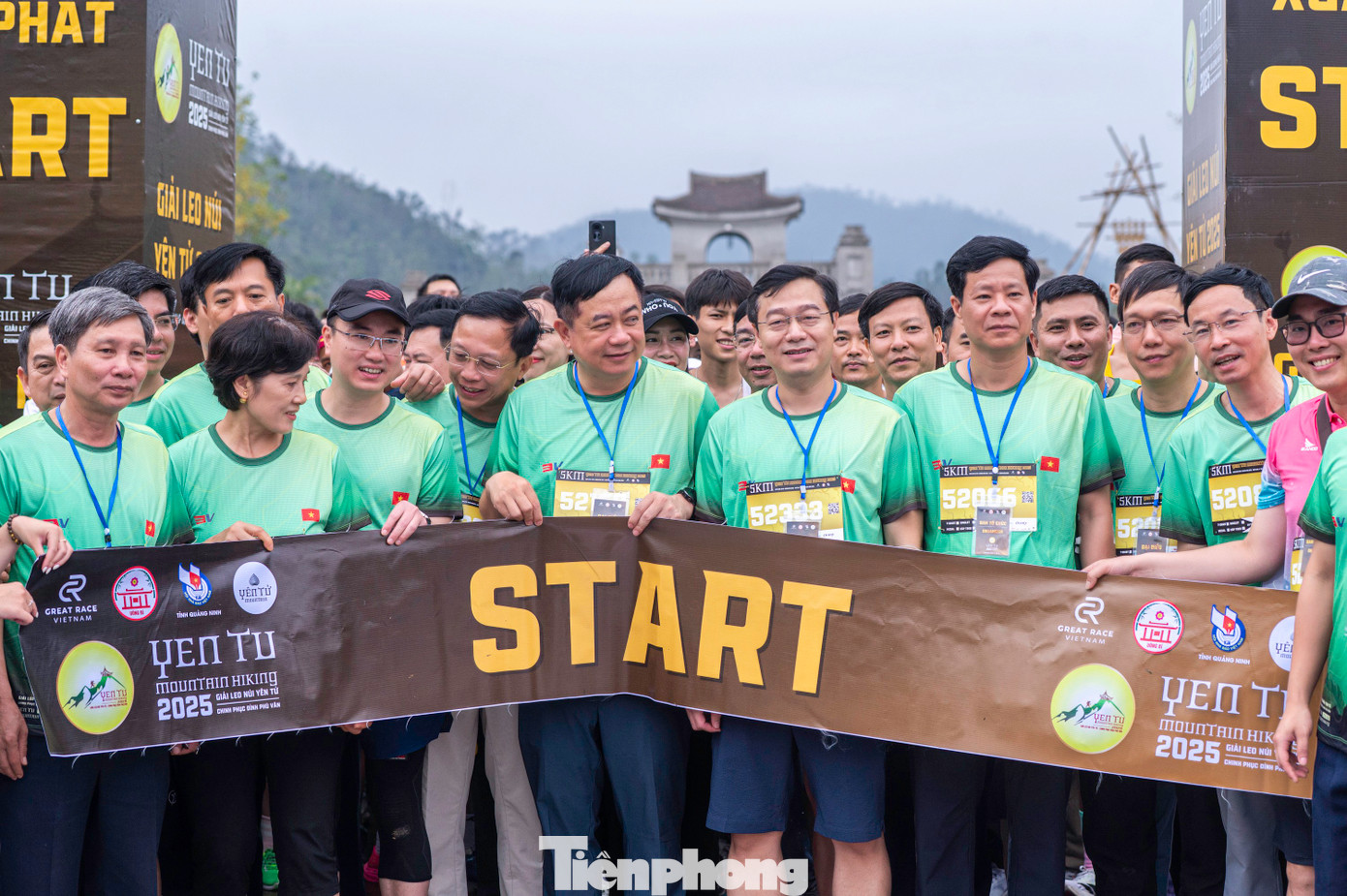 Với quy mô lớn, sự chuẩn bị công phu, Giải leo núi Yên Tử 2025 để lại những ấn tượng sâu sắc, góp phần làm phong phú thêm sản phẩm du lịch văn hóa - tâm linh - thể thao tại Quảng Ninh, khơi dậy niềm tự hào quê hương, tinh thần rèn luyện và hướng về cội nguồn dân tộc. Với quy mô lớn, sự chuẩn bị công phu, Giải leo núi Yên Tử 2025 để lại những ấn tượng sâu sắc, góp phần làm phong phú thêm sản phẩm du lịch văn hóa - tâm linh - thể thao tại Quảng Ninh, khơi dậy niềm tự hào quê hương, tinh thần rèn luyện và hướng về cội nguồn dân tộc.