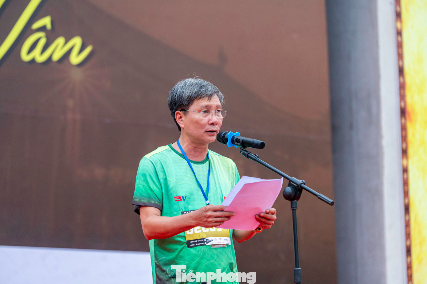 Phát biểu tại sự kiện, ông Nguyễn Văn Thành, Phó Chủ tịch UBND thành phố Uông Bí, cho biết Giải leo núi Yên Tử không chỉ là sân chơi thể thao mà còn là hành trình chinh phục chính mình, lan tỏa tinh thần đoàn kết, ý chí vượt khó và quảng bá hình ảnh Yên Tử - Vĩnh Nghiêm - Côn Sơn, Kiếp Bạc đến gần hơn với mục tiêu trở thành Di sản văn hóa thế giới. Phát biểu tại sự kiện, ông Nguyễn Văn Thành, Phó Chủ tịch UBND thành phố Uông Bí, cho biết Giải leo núi Yên Tử không chỉ là sân chơi thể thao mà còn là hành trình chinh phục chính mình, lan tỏa tinh thần đoàn kết, ý chí vượt khó và quảng bá hình ảnh Yên Tử - Vĩnh Nghiêm - Côn Sơn, Kiếp Bạc đến gần hơn với mục tiêu trở thành Di sản văn hóa thế giới.