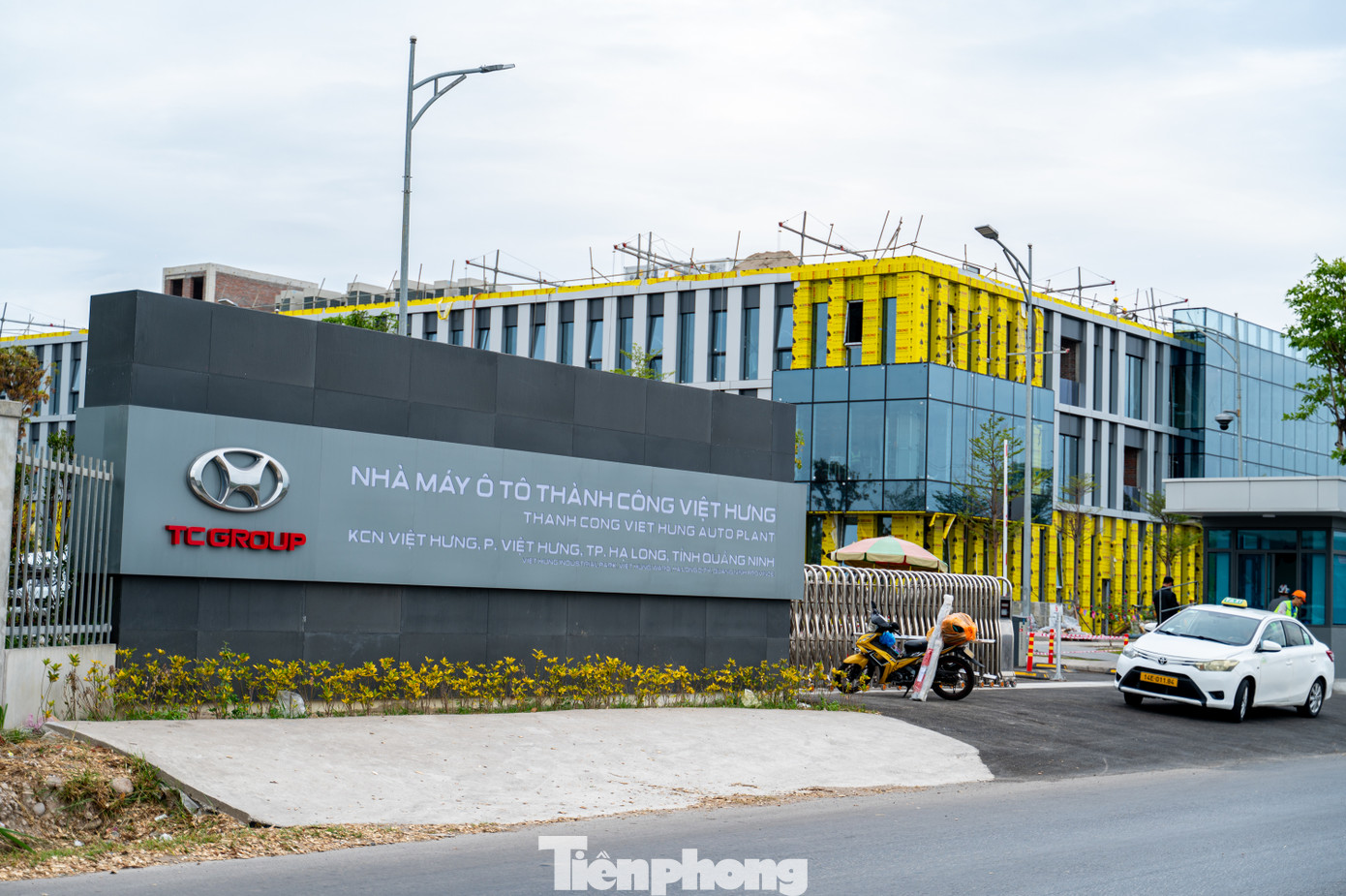 Nhà máy nằm trong tổ hợp chuyên đề công nghiệp ô tô và phụ trợ tại Khu công nghiệp Việt Hưng, TP. Hạ Long, Quảng Ninh với quy mô 400 ha, công suất 120.000 xe/năm. Đây là nhà máy sản xuất lắp ráp ô tô đầu tiên của tỉnh Quảng Ninh.