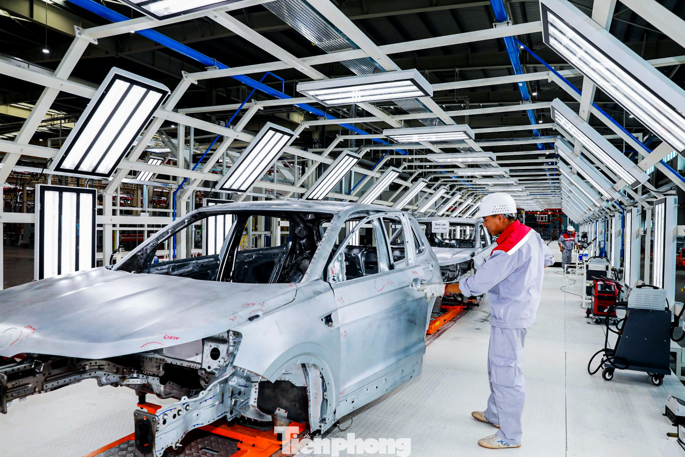 Nhà máy ô tô Thành Công Việt Hưng xây dựng trên diện tích 36,5ha, tại phường Việt Hưng, thành phố Hạ Long; được thiết kế là nơi sản xuất, lắp ráp ô tô thương hiệu Skoda theo chương trình hợp tác đầu tư của hãng ô tô hàng đầu Cộng hòa Séc với Tập đoàn Thành Công. Nhà máy ô tô Thành Công Việt Hưng xây dựng trên diện tích 36,5ha, tại phường Việt Hưng, thành phố Hạ Long; được thiết kế là nơi sản xuất, lắp ráp ô tô thương hiệu Skoda theo chương trình hợp tác đầu tư của hãng ô tô hàng đầu Cộng hòa Séc với Tập đoàn Thành Công.