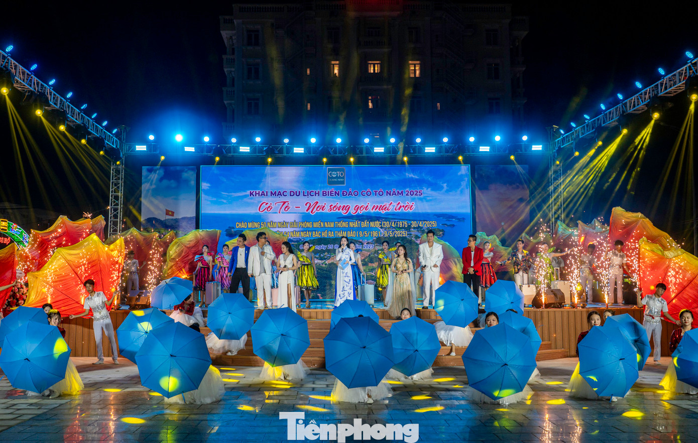 Tối 26/4, tại huyện Cô Tô khai mạc du lịch biển đảo Cô Tô năm 2025 với chủ đề: “Cô Tô - nơi sóng gọi mặt trời".