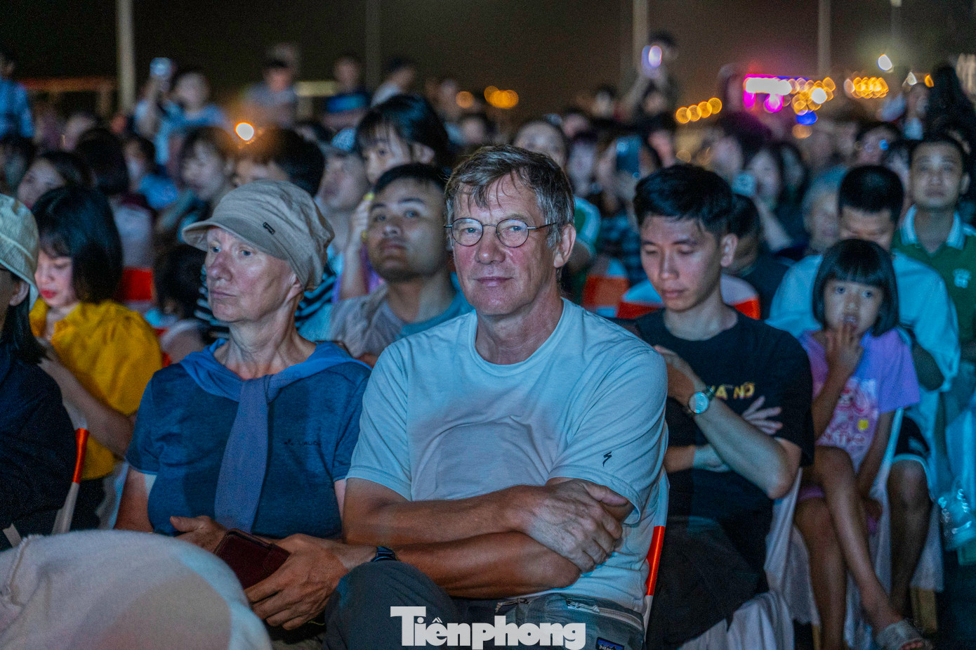 Sự kiện chào mùa du lịch hè 2025 của huyện Cô Tô thu hút được trên 2.000 người dân và du khách, trong đó có nhiều du khách nước ngoài tham gia.