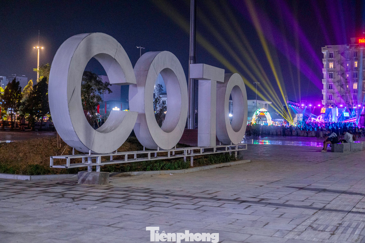 Chủ đề “Cô Tô - Nơi sóng gọi mặt trời” không chỉ là một lời mời gọi thi vị, mà còn là thông điệp khẳng định khát vọng vươn lên, khát vọng đưa du lịch Cô Tô trở thành ngành kinh tế xanh, bền vững, gắn với bảo vệ vững chắc chủ quyền biển đảo, gìn giữ giá trị văn hóa bản địa và bảo vệ môi trường sinh thái.