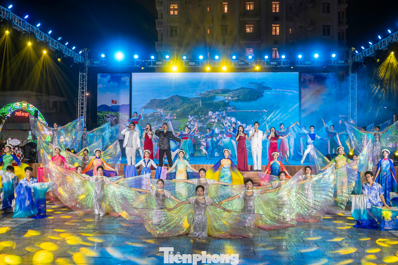 Đây là hoạt động mở đầu cho một mùa hè du lịch đầy sôi động, giới thiệu tiềm năng phát triển kinh tế và quảng bá các hoạt động du lịch hè của Cô Tô, đồng thời công bố các tuyến điểm du lịch, các sản phẩm du lịch mới, khẳng định Cô Tô là điểm đến ấn tượng và khác biệt.