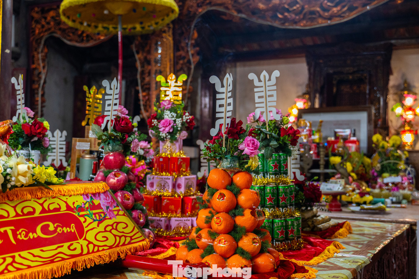 Để tưởng nhớ công lao của tổ tiên, con cháu của các vị tiên công cùng sắm sửa lễ vật, tổ chức rước các cụ cao niên trên 80 tuổi về miếu Tiên Công để lễ tổ, truy ơn tiên công. Lễ hội Tiên Công được tổ chức trong 3 ngày (5-7, tháng Giêng hàng năm), trong đó lễ chính được tổ chức vào ngày cuối cùng.