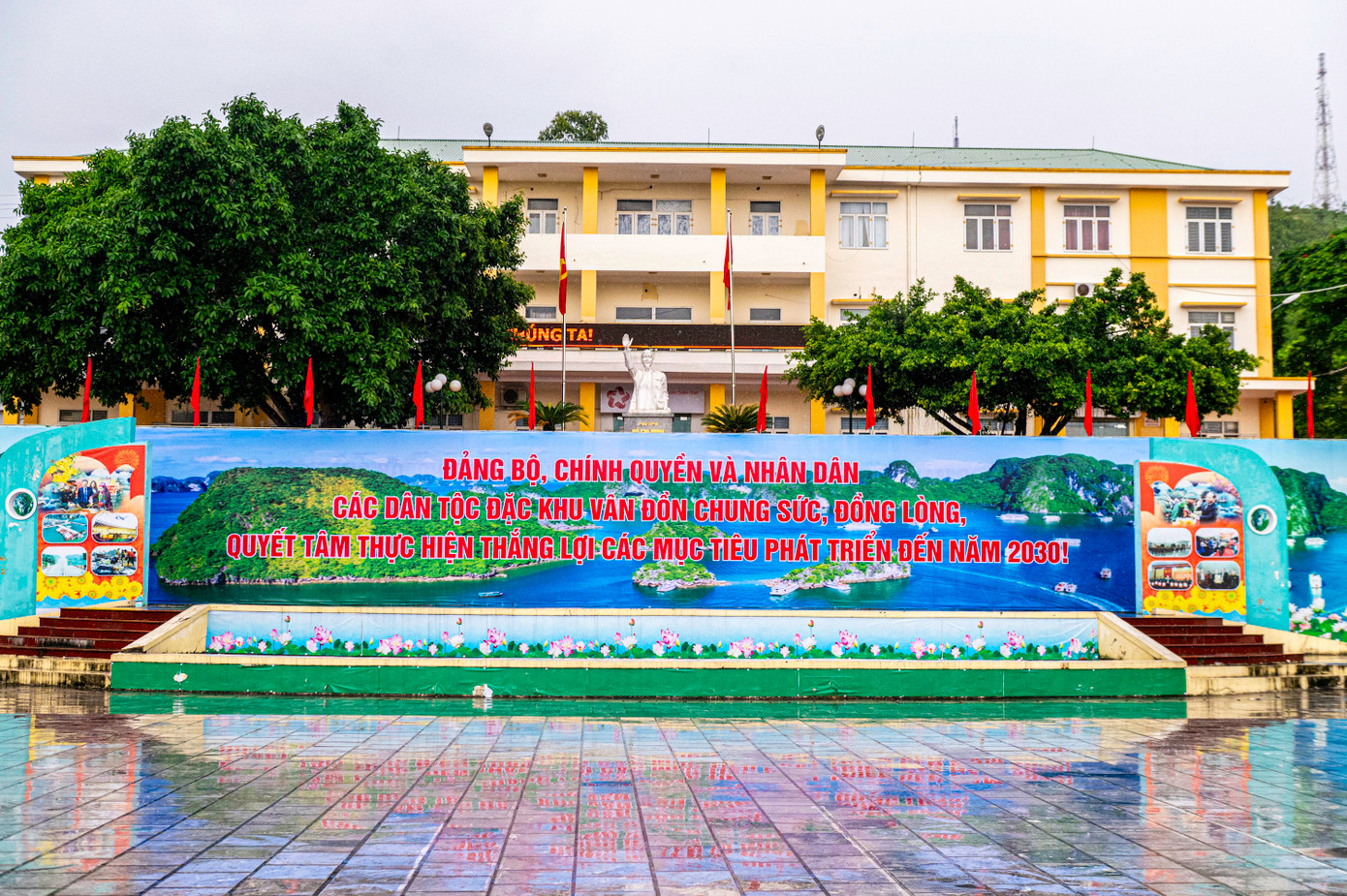 Là cái tên được nhắc đến nhiều nhất suốt gần một thập kỷ qua, Vân Đồn nay chính thức được định danh là đặc khu hành chính - kinh tế. Đây cũng là khu vực từng được Chính phủ lựa chọn thí điểm mô hình đặc khu kinh tế từ năm 2017.