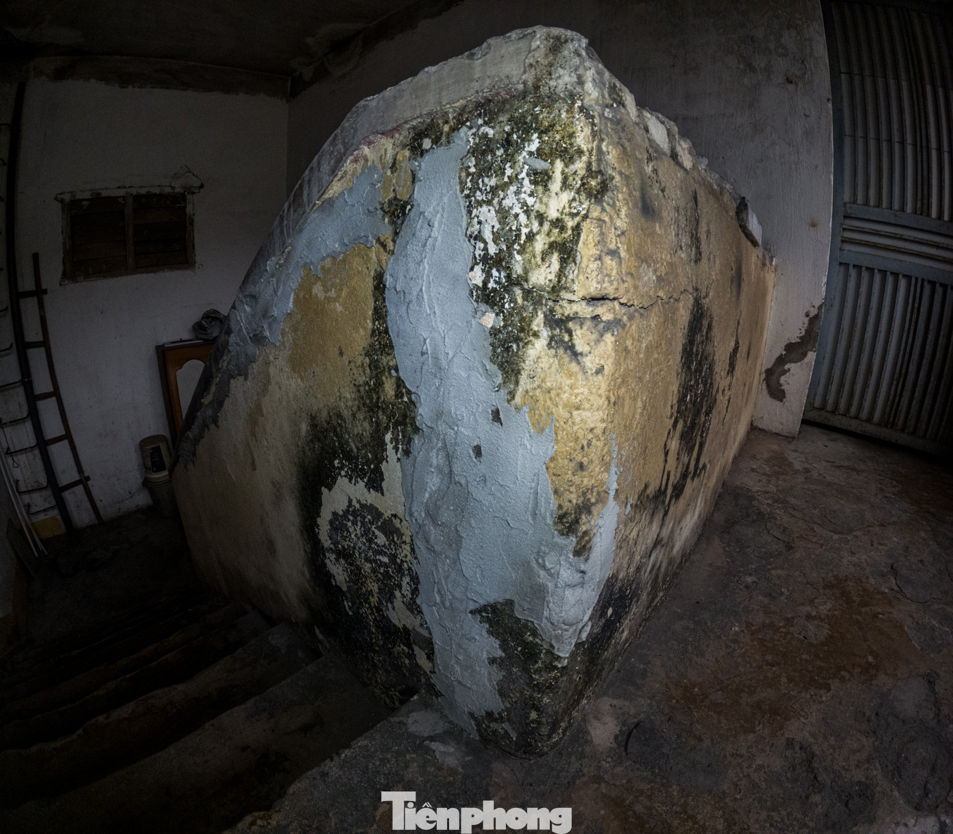 Sau đó, Sở Xây dựng tổ chức kiểm tra và đã ban hành thông báo kết luận kiểm định chất lượng 6 công trình trên đều thuộc nguy hiểm cấp D, khả năng chịu lực của kết cấu không đáp ứng điều kiện sử dụng, nhà xuất hiện tình trạng nguy hiểm tổng thể.