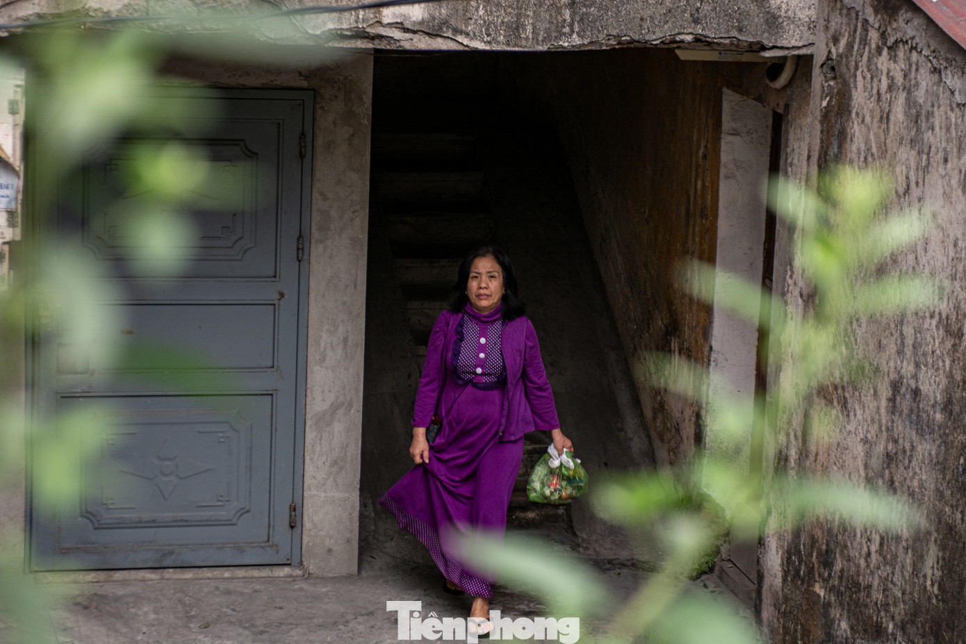 Theo người dân sống xung quanh khu chung cư này, trong đợt bão số 3 - Yagi đổ bộ (Tháng 9/2024), chính quyền TP Hạ Long đã phải di dời toàn bộ người dân đang sinh sống ở đây để đảm bảo an toàn.