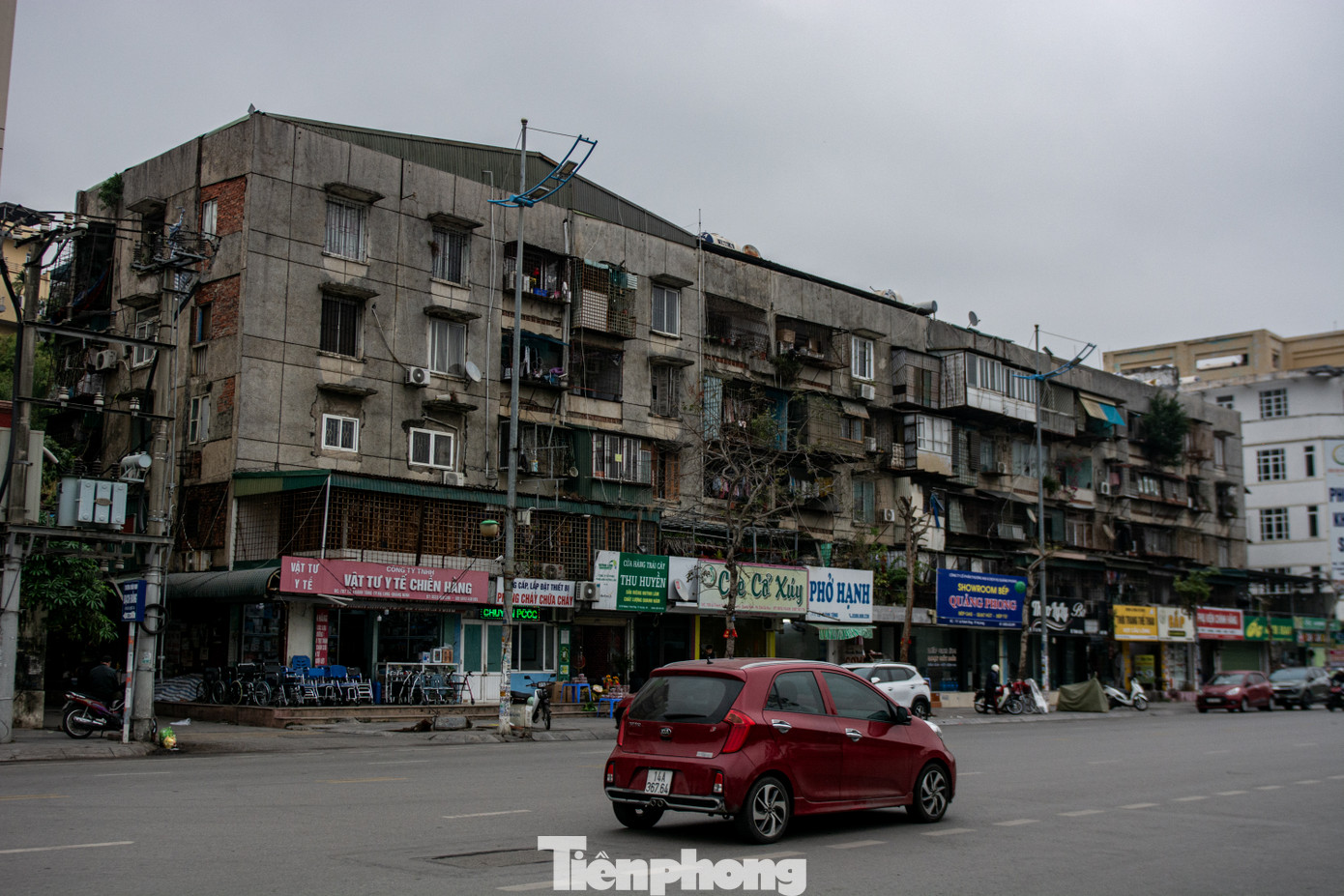 Đối với nhóm xây dựng lại nhà chung cư (5 tầng Lán Bè, lô A và lô C khu tập thể Bệnh viện Đa khoa tỉnh), UBND thành phố đề xuất phương án tạo quỹ đất sạch, tổ chức bán đấu giá để hoàn trả tiền cho NSNN ứng trước cho công tác GPMB.