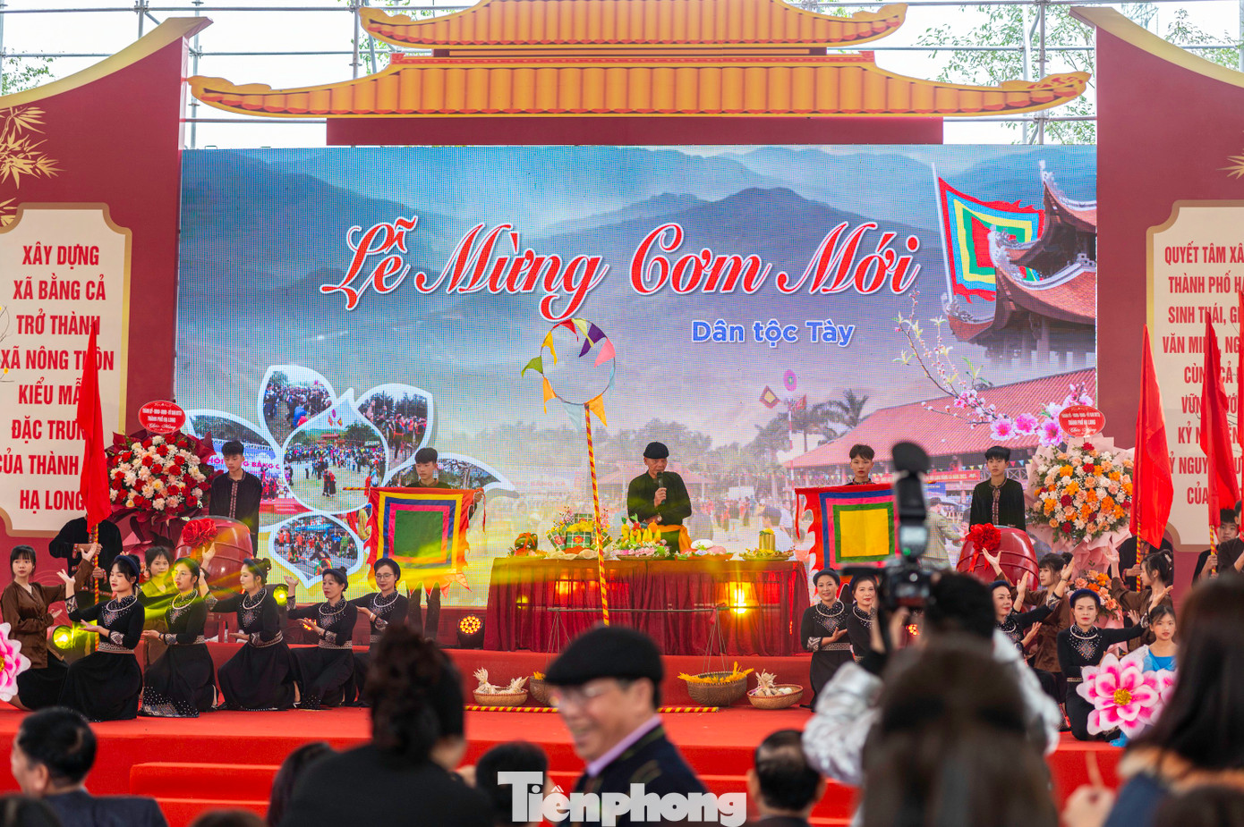 Trong khuôn khổ hội làng còn tái hiện lại một số lễ hội truyền thống đặc thù của người Dao Thanh Y và người Tày như Lễ mừng cơm mới, Lễ cấp sắc, Lễ cầu mùa....