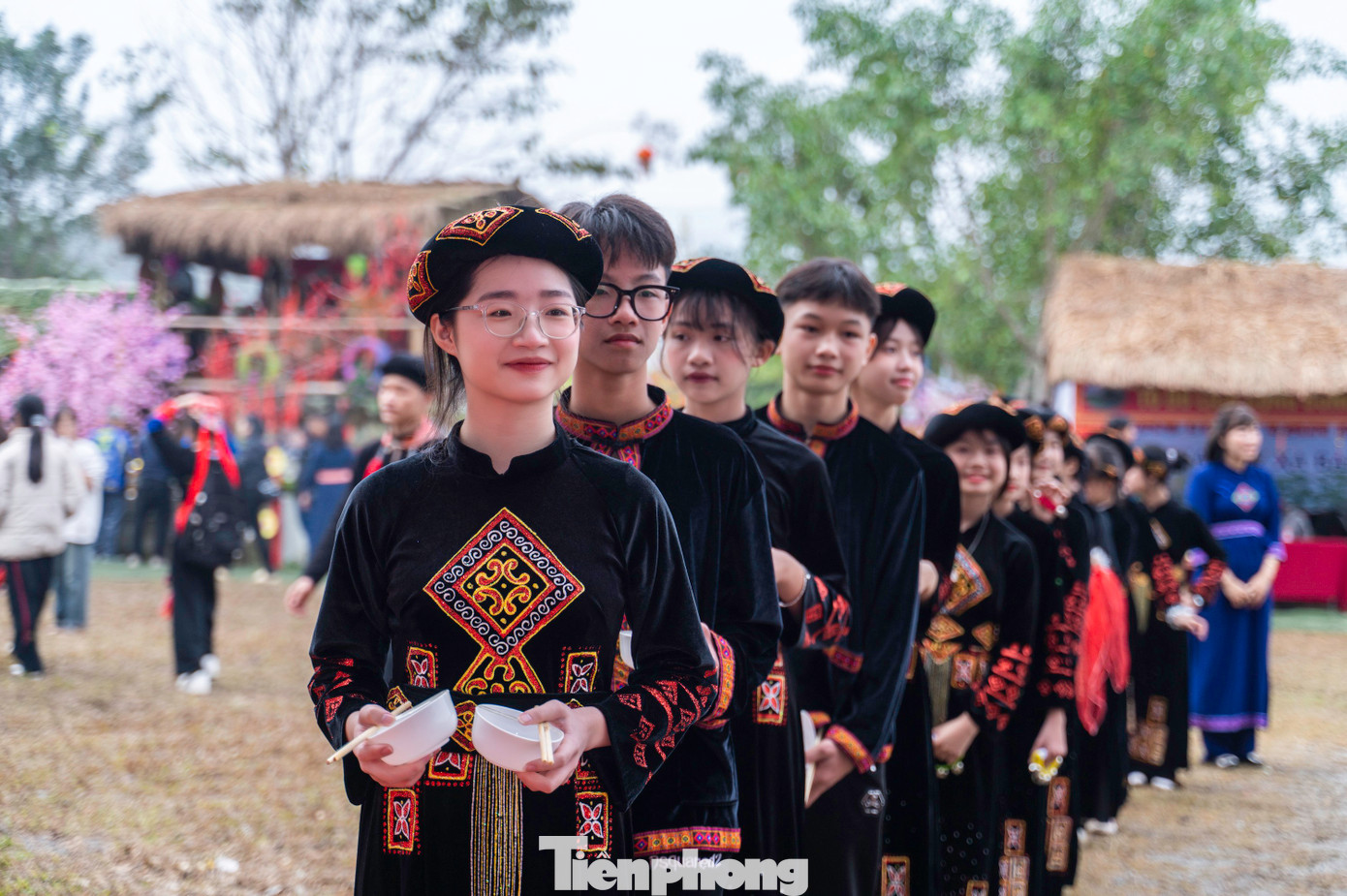 Hội được diễn ra vào 5 ngày trong năm (gồm các ngày: 1/2; 1/4; 1/7; 1/10 và ngày 20 tháng chạp hàng năm), trong đó ngày 28/2 (tức 1/2 âm lịch) là lễ chính đầu năm mới.