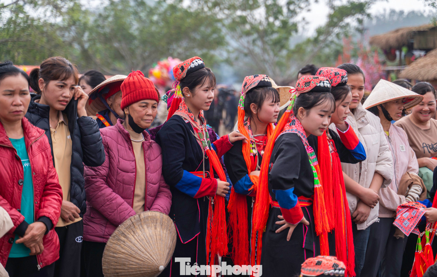 Với những giá trị độc đáo về văn hóa, tín ngưỡng, Lễ cấp sắc của người Dao Thanh Y, Lễ mừng cơm mới của người Tày tại TP Hạ Long và một số nơi của Quảng Ninh đã được Bộ Văn hóa, Thể thao và Du lịch công nhận là Di sản văn hóa phi vật thể Quốc gia.