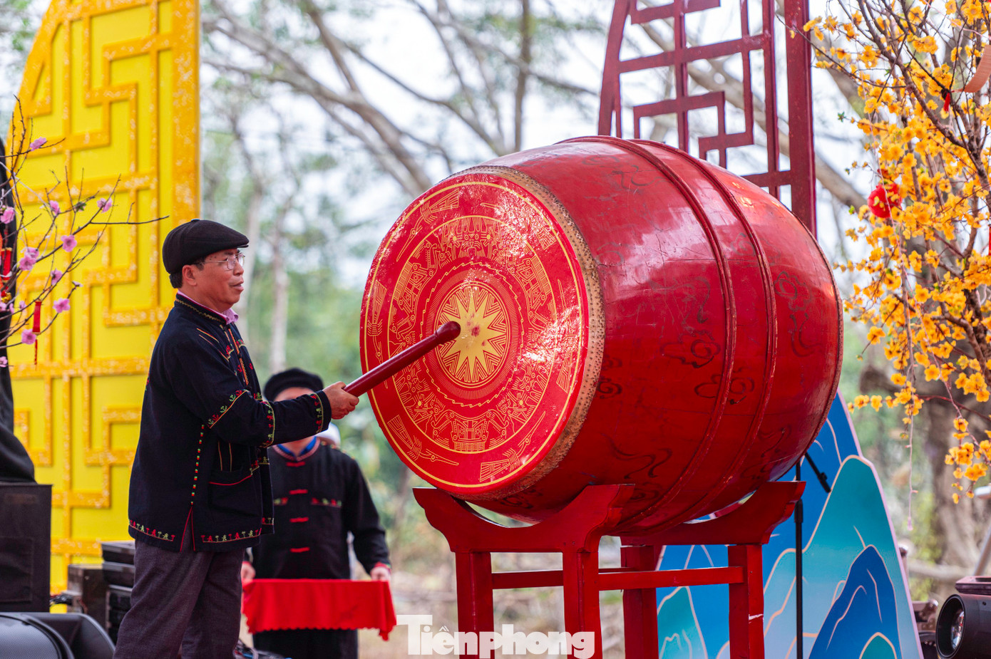 Với những giá trị độc đáo về văn hóa, tín ngưỡng, Lễ cấp sắc của người Dao Thanh Y, Lễ mừng cơm mới của người Tày tại TP Hạ Long và một số nơi của Quảng Ninh đã được Bộ Văn hóa, Thể thao và Du lịch công nhận là Di sản văn hóa phi vật thể Quốc gia.