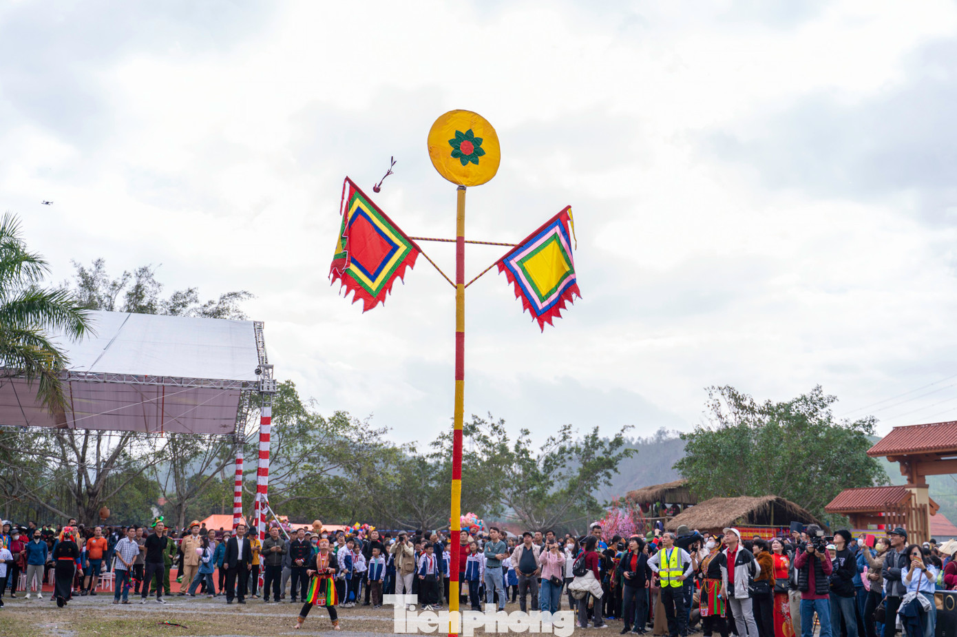 Đây là lễ hội truyền thống của người Dao Thanh Y nói riêng và cộng đồng các dân tộc thành phố Hạ Long nói chung.