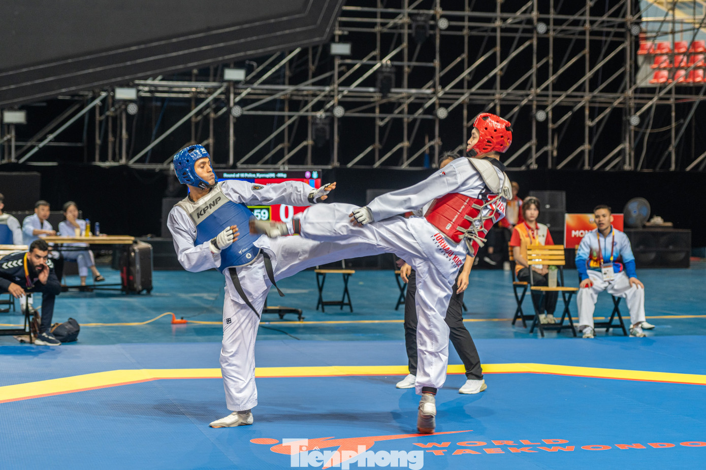 Trong sáng nay, một số hạng mục thi đấu của giải đấu đã được tổ chức. Các trận đấu diễn ra hấp dẫn, kịch tính và đẹp mắt, thể hiện rõ các đặc trưng của môn Taekwondo.