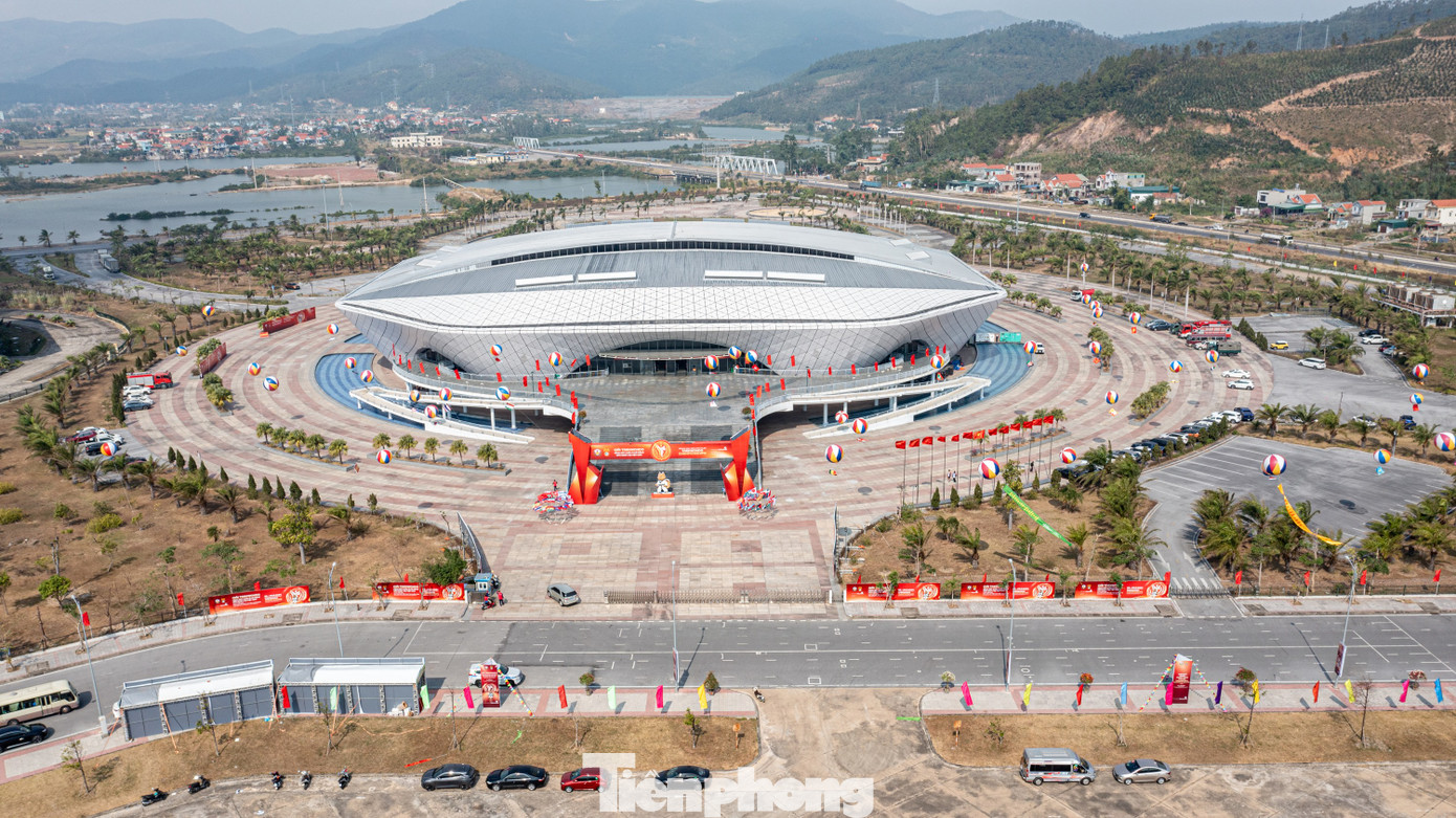 Với sự chuẩn bị tích cực, chủ động của Ban Tổ chức và sự phối hợp nhiệt tình, trách nhiệm của tỉnh Quảng Ninh, đến thời điểm này, toàn bộ các hạng mục hạ tầng kỹ thuật thiết yếu phục vụ giải Taekwondo Cảnh sát châu Á mở rộng năm 2024 tại Quảng Ninh đã cơ bản hoàn thành, sẵn sàng cho lễ khai mạc và các trận tranh tài diễn ra trong 3 ngày sắp tới.