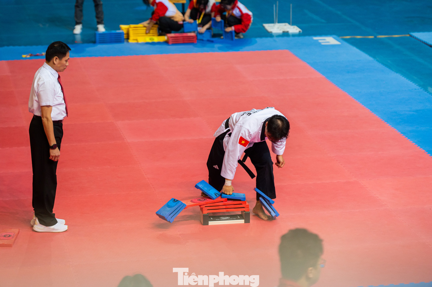 Trong sáng nay, một số hạng mục thi đấu của giải đấu đã được tổ chức. Các trận đấu diễn ra hấp dẫn, kịch tính và đẹp mắt, thể hiện rõ các đặc trưng của môn Taekwondo.